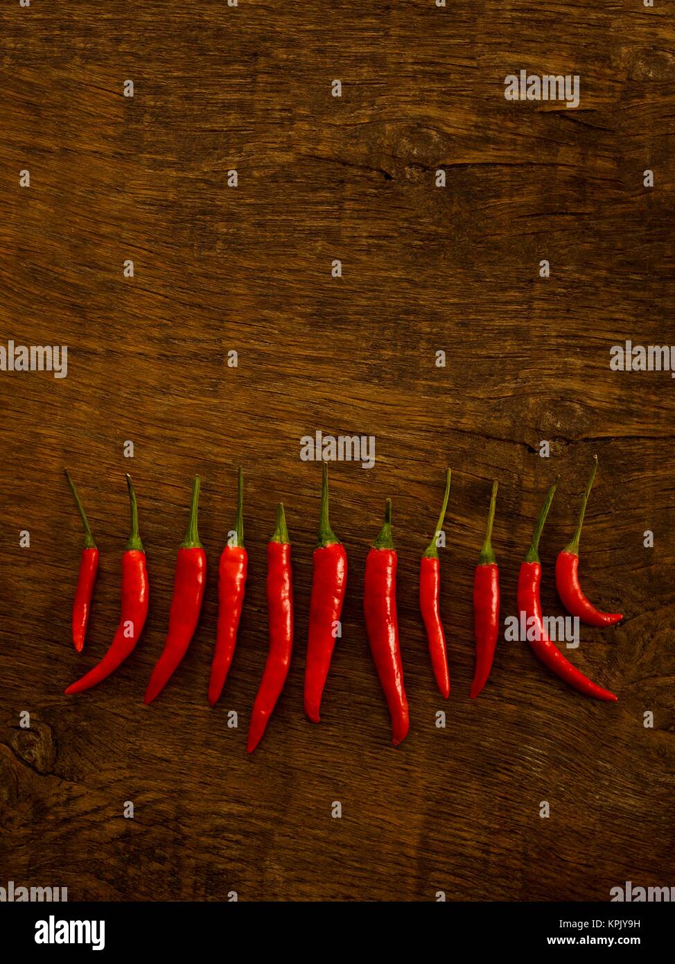 Di peperoncino rosso fresco, studio shot. Foto Stock