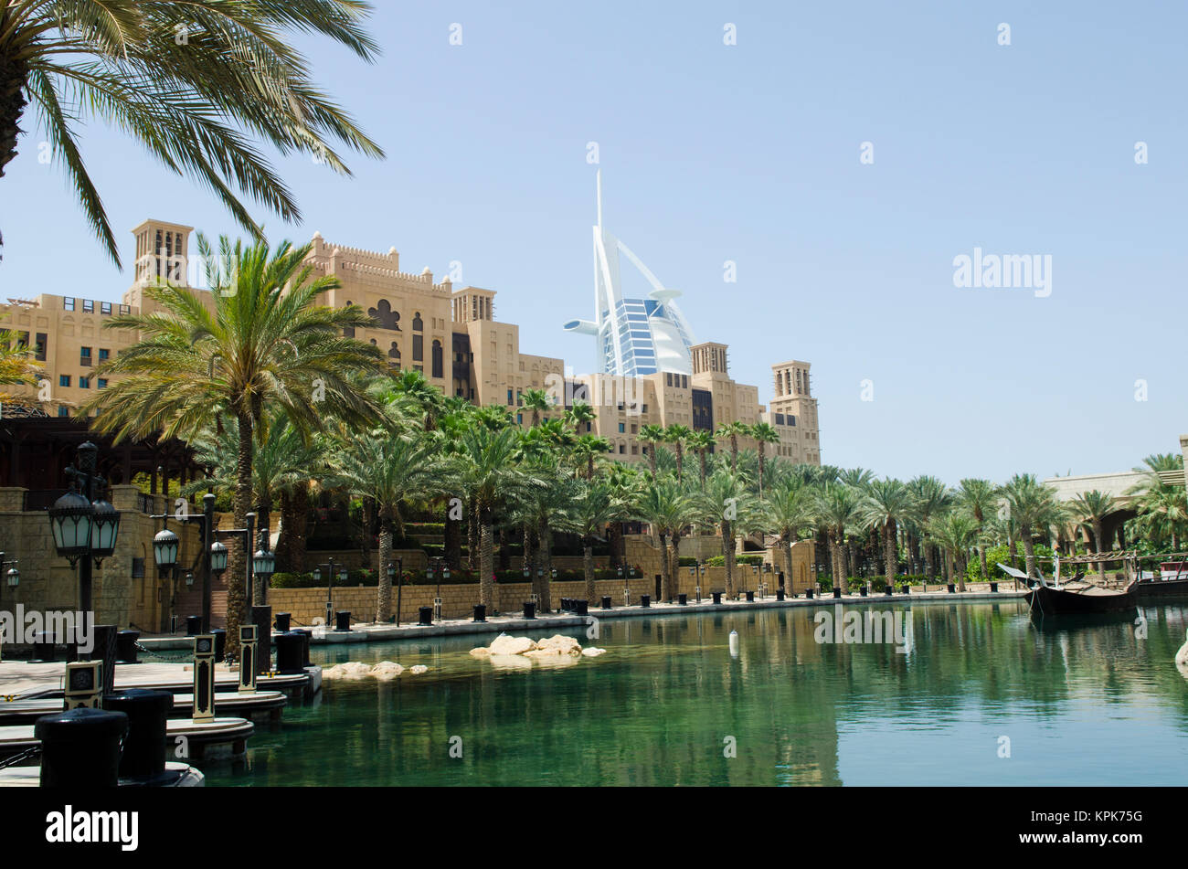 Burj Al Arab Hotel con la Città Vecchia Palace Hotel Dubai Foto Stock