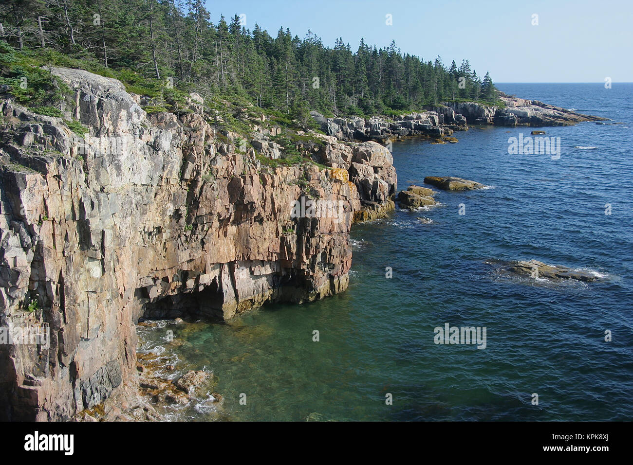 Stati Uniti d'America, Maine, Schoodic Peninsula. Raven's Nest cliffs, parte del Parco Nazionale di Acadia nel selvaggio Schoodic Peninsula Foto Stock