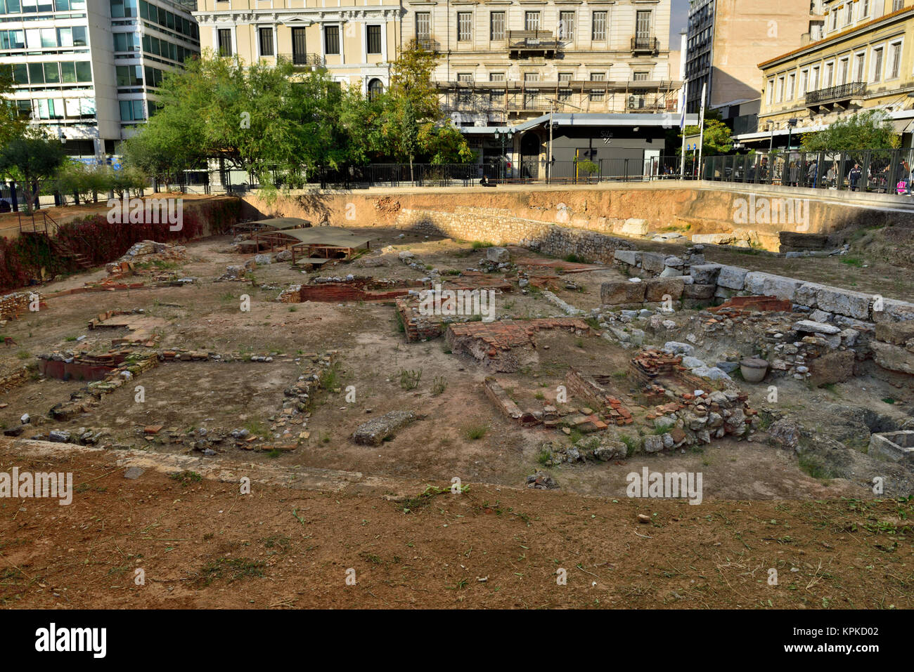 Sito archeologico di antiche strutture a Kotzia Square, il centro di Atene, Grecia. Foto Stock