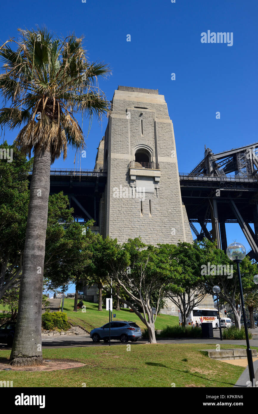 Sud Pylon Lookout, Sydney Harbour Bridge da Hickson strada riserva, le rocce, Sydney, Nuovo Galles del Sud, Australia Foto Stock