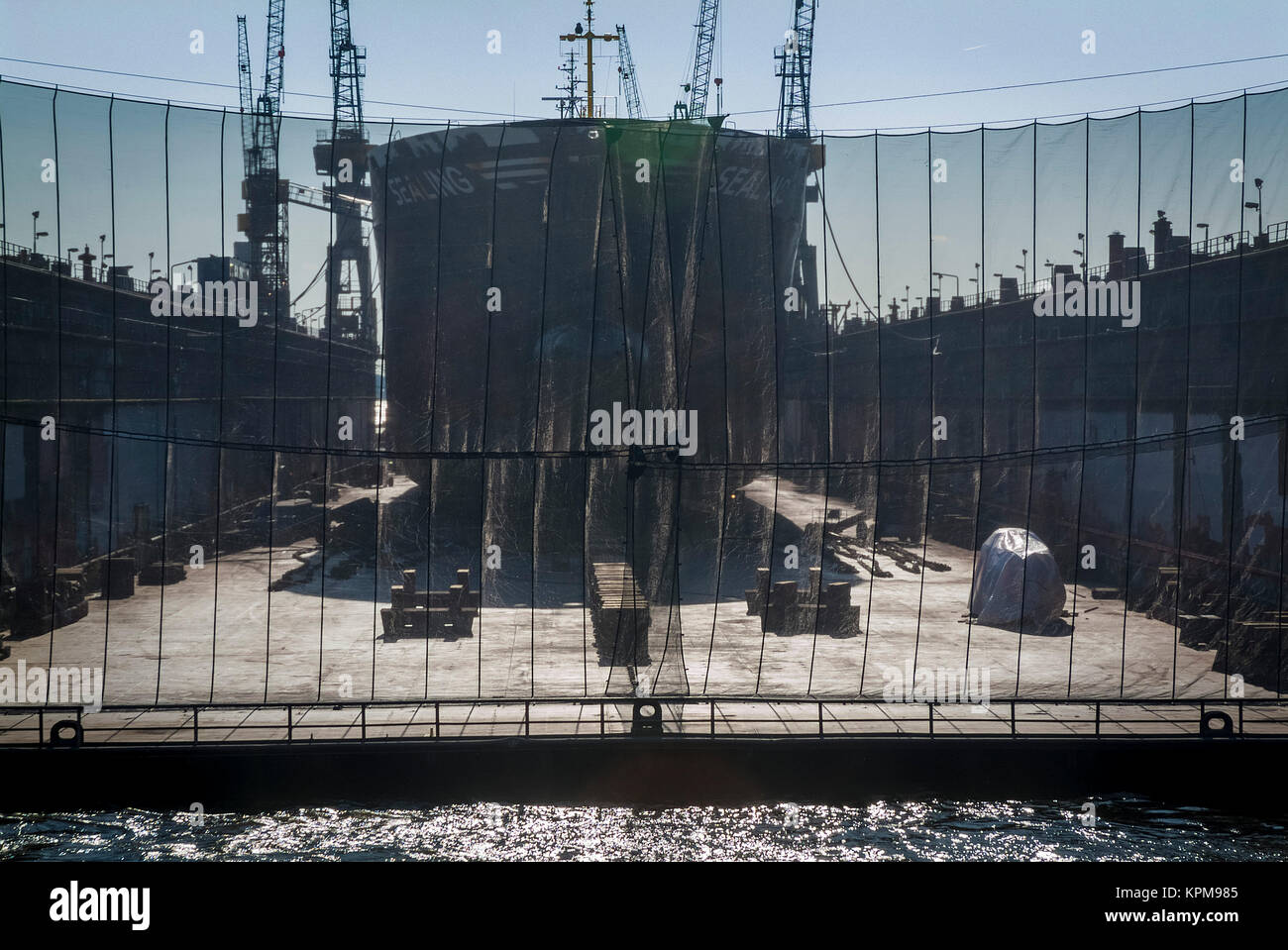 Amburgo, uno dei più belli e più popolari destinazioni turistiche in tutto il mondo. Bacino di carenaggio del cantiere navale Blohm & Voss, sull'Elba. Foto Stock