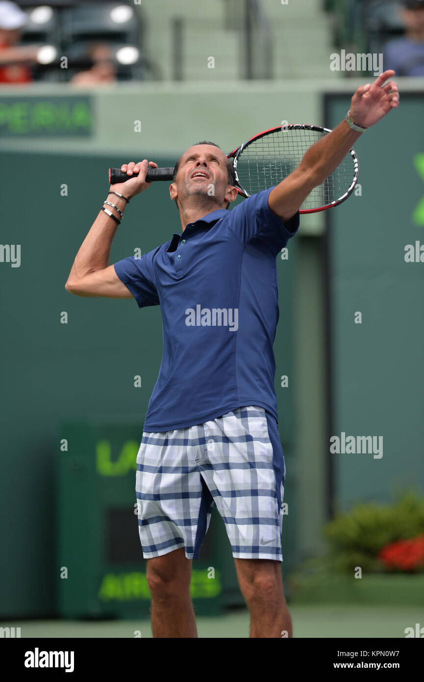 KEY BISCAYNE, FL - MARZO 28: Na Li di Cina le pratiche in materia di giorno 12 del Sony Open a Crandon Park Tennis Center su Marzo 28, 2014 in Key Biscayne, Florida Persone: Li Na Foto Stock