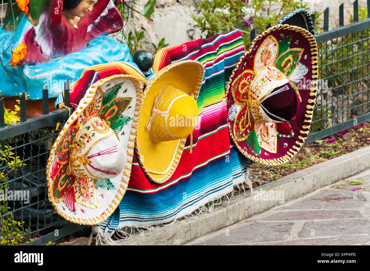 Fila di Sombreros messicani Foto Stock