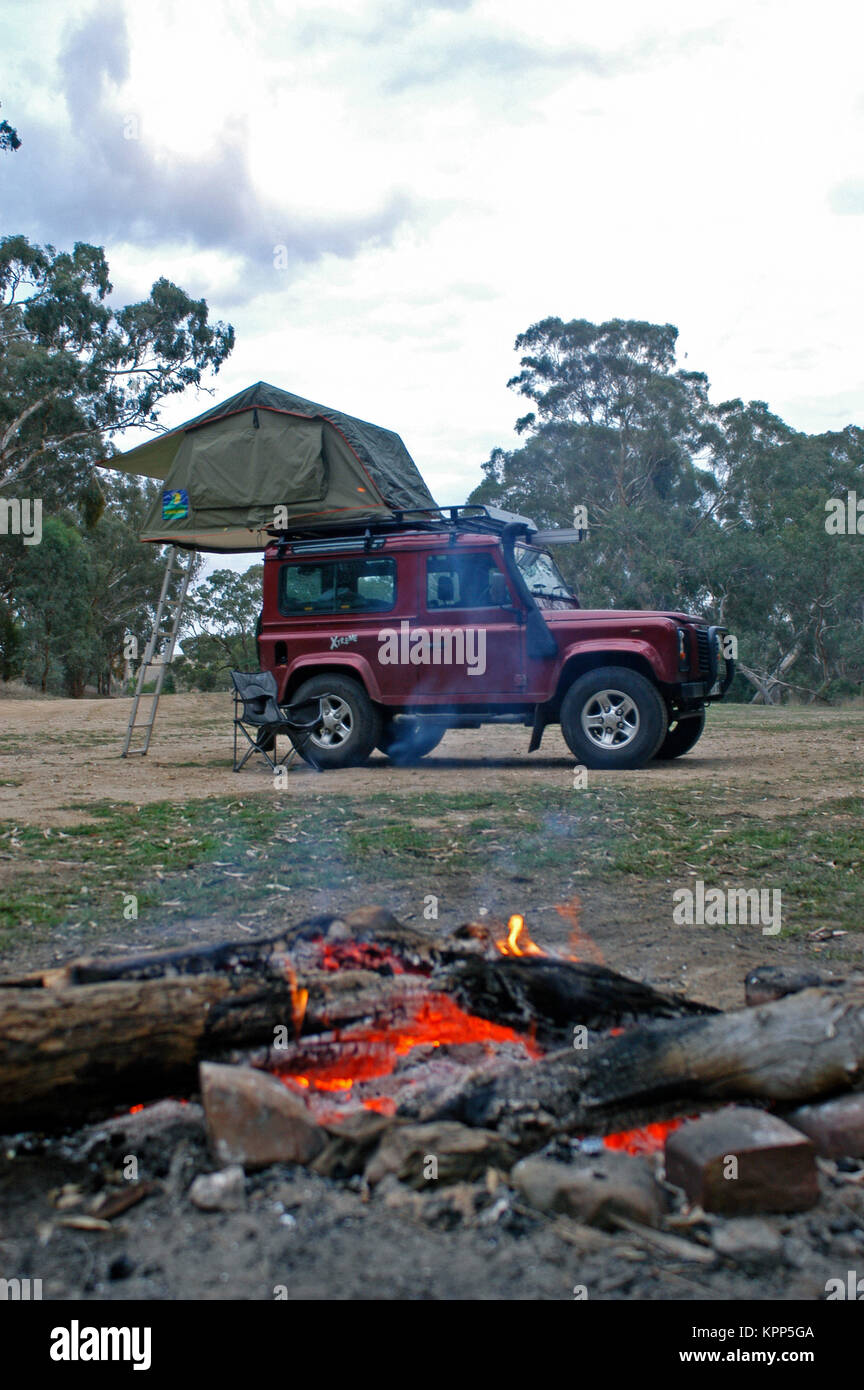 Deserto campeggio nella foresta Australiana Foto Stock