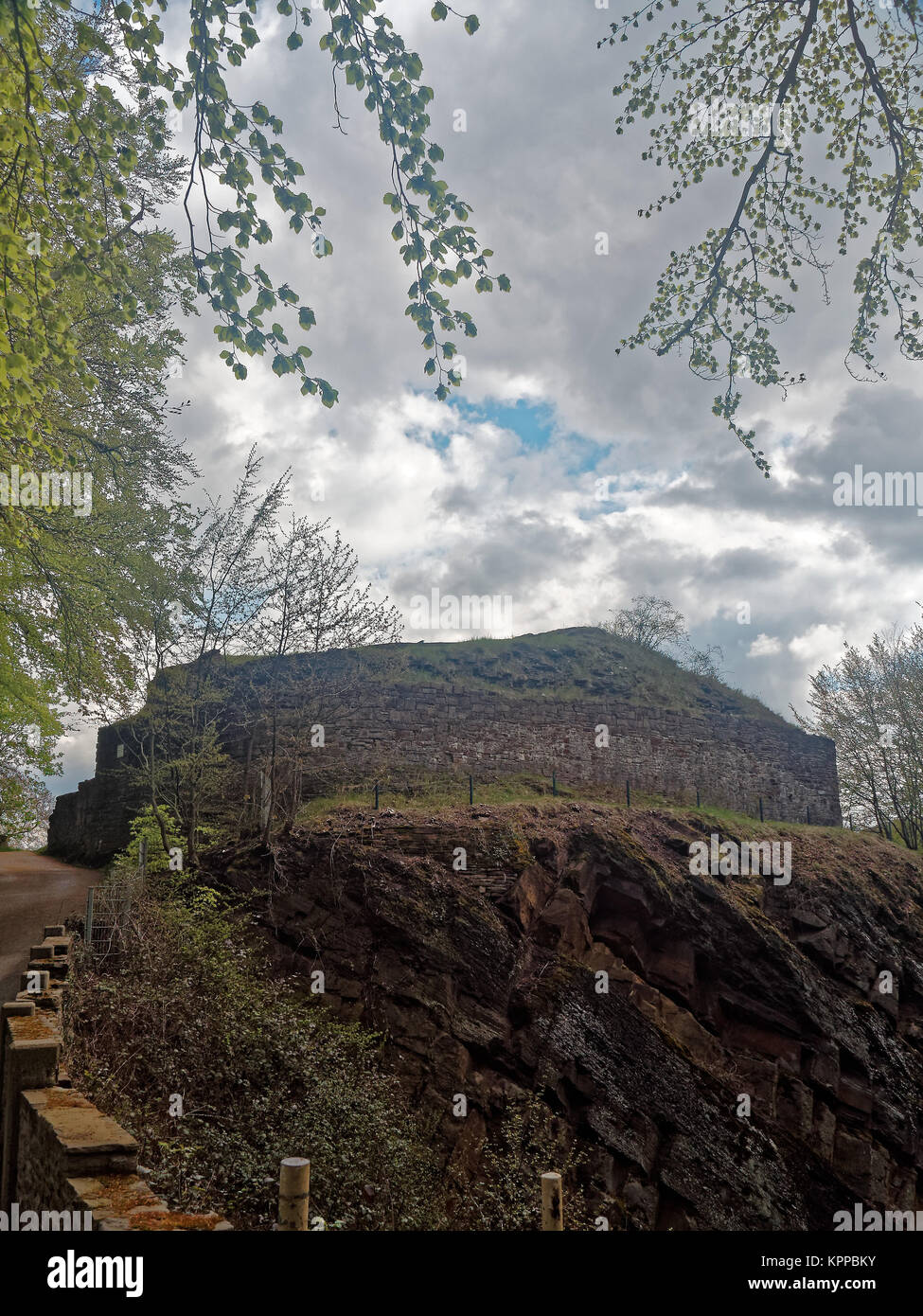 Le rovine di un castello tedesco tenere Foto Stock