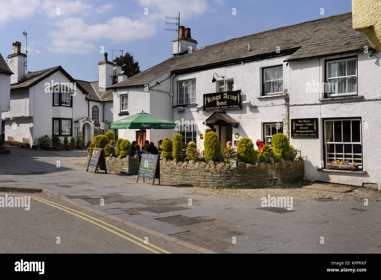 Kings Arms Hotel e pub in Hawkshead nel Lake District inglese Cumbria Regno Unito Foto Stock