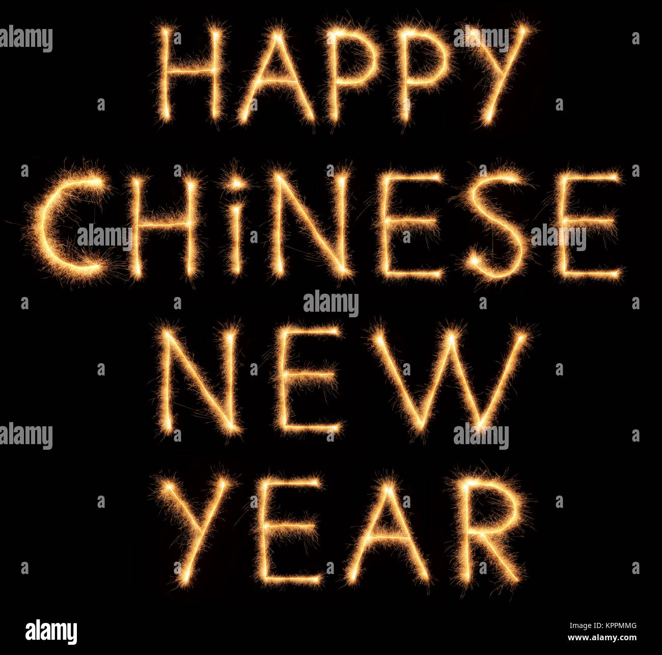 Felice anno nuovo cinese lettering disegnato con brillantini bengali isolati su sfondo nero Foto Stock