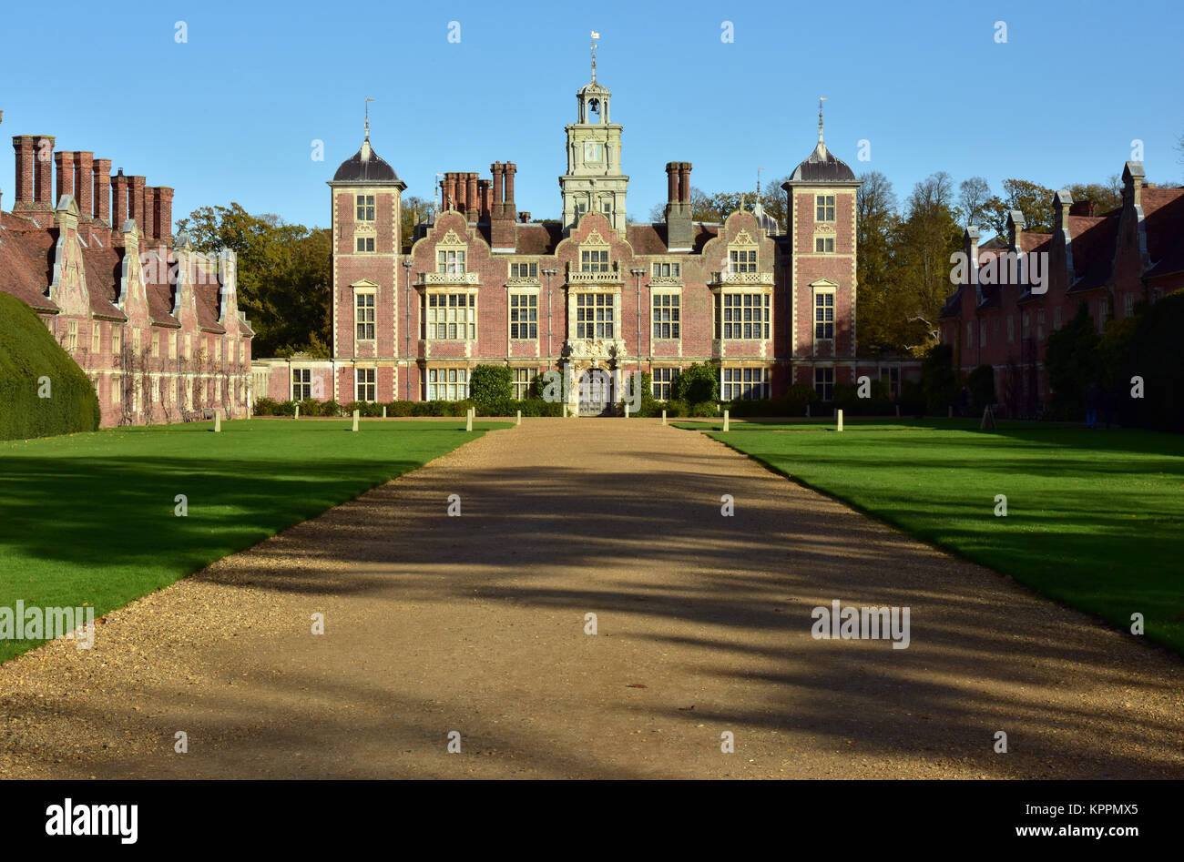 Blickling hall nel Norfolk vicino a Norwich. Tenute di campagna e attrazioni turistiche per il National Trust siti e i visitatori del broads. Castelli del paese. Foto Stock