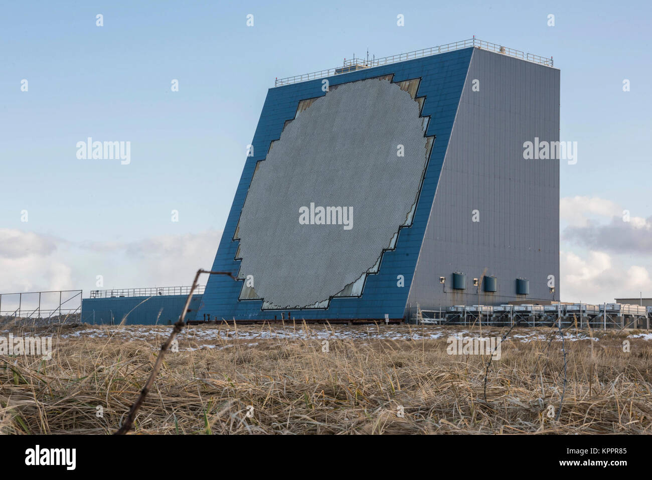 Il COBRA DANE radar è un unico fronte ground-based, L-band phased array  radar situato a Eareckson Air Station, Shemya, Alaska. La missione primaria  del COBRA DANE è raccogliere metrica di radar e