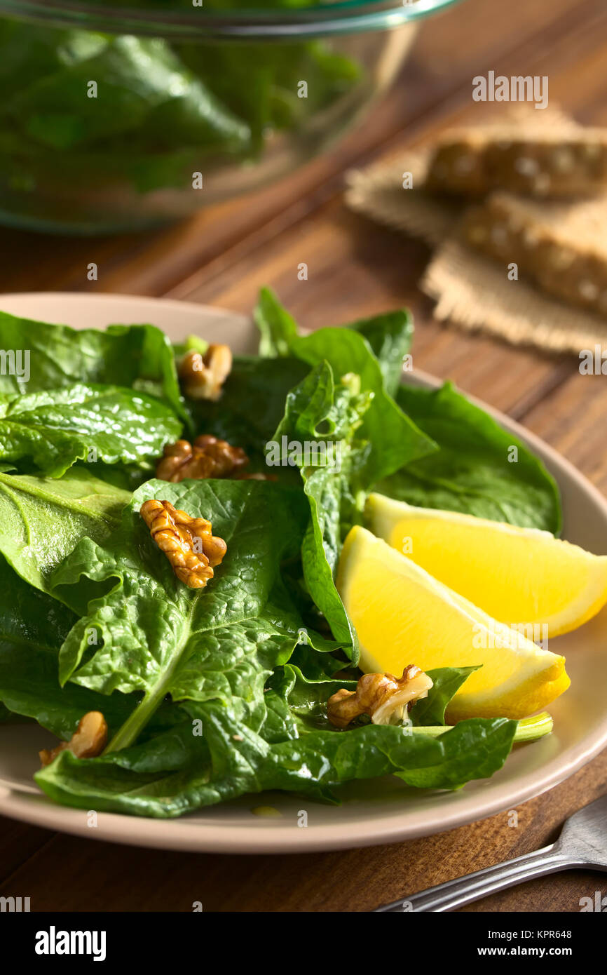 Gli spinaci e insalata di noce Foto Stock