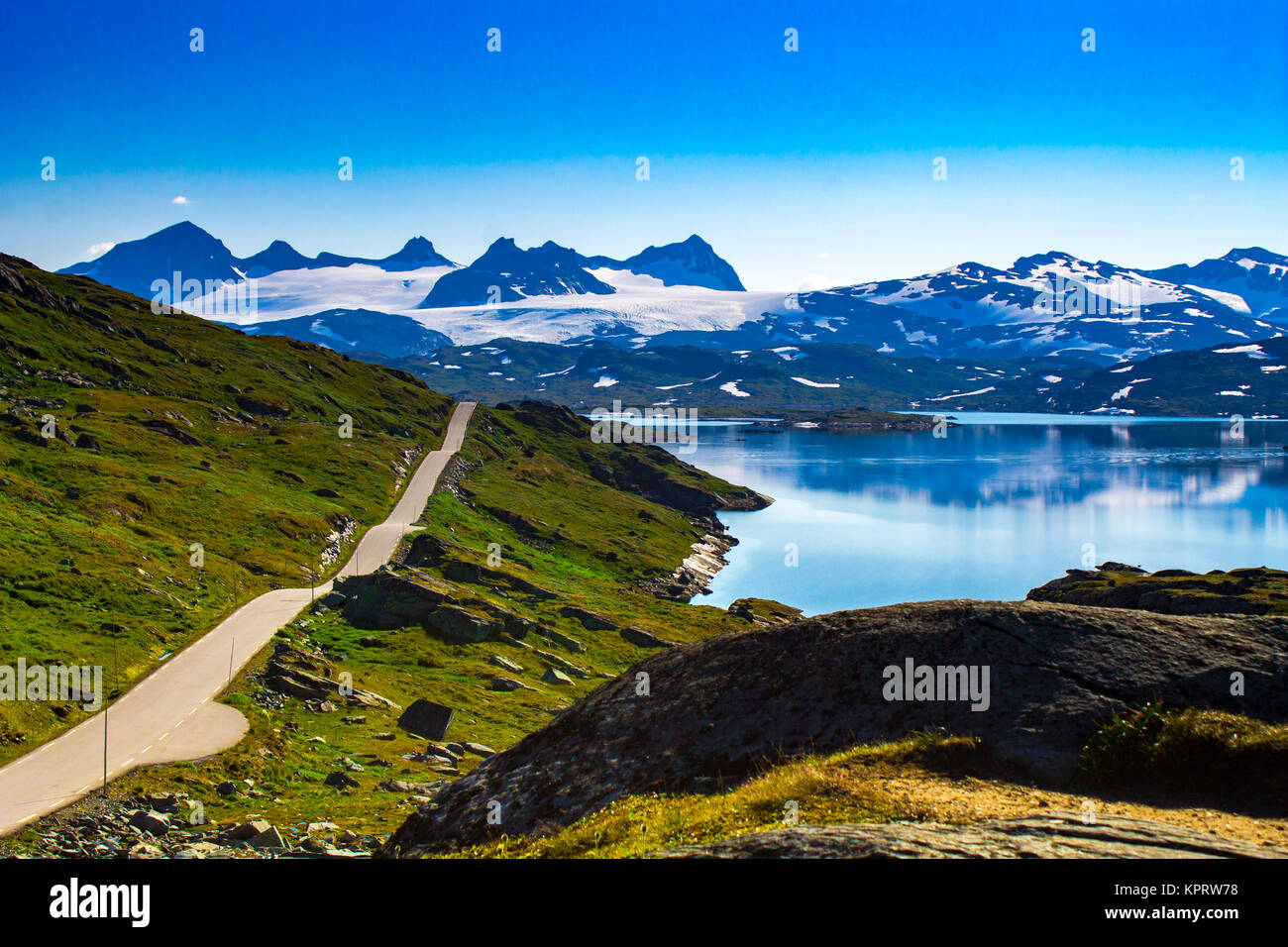 Vista del percorso 55 in Norvegia. Sognefjellsvegen con Sognefjellet mountain pass in Jotunheimen Foto Stock