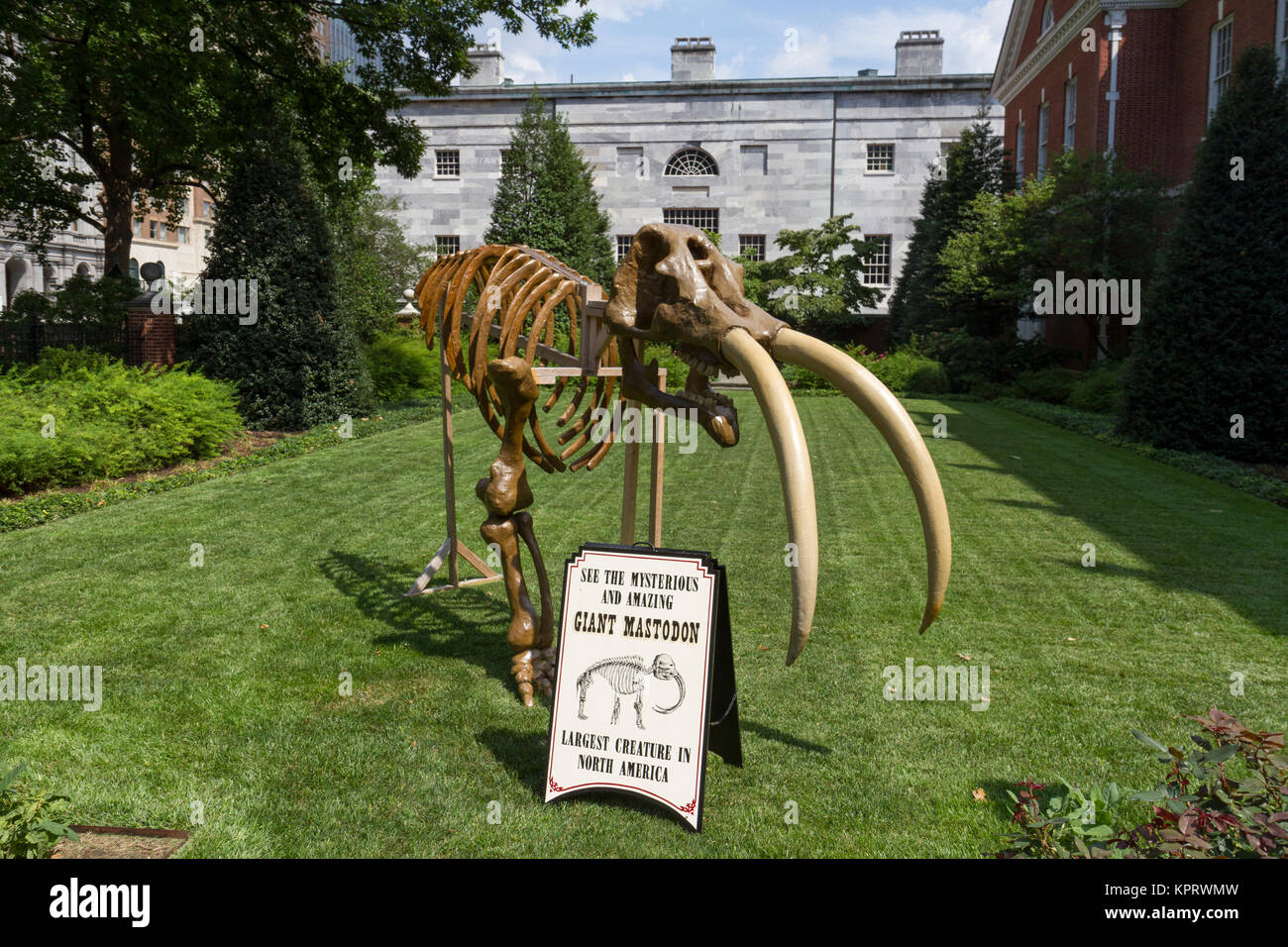 Giant Mastodon del Thomas Jefferson giardino, Philadelphia, Pennsylvania, Stati Uniti. Foto Stock
