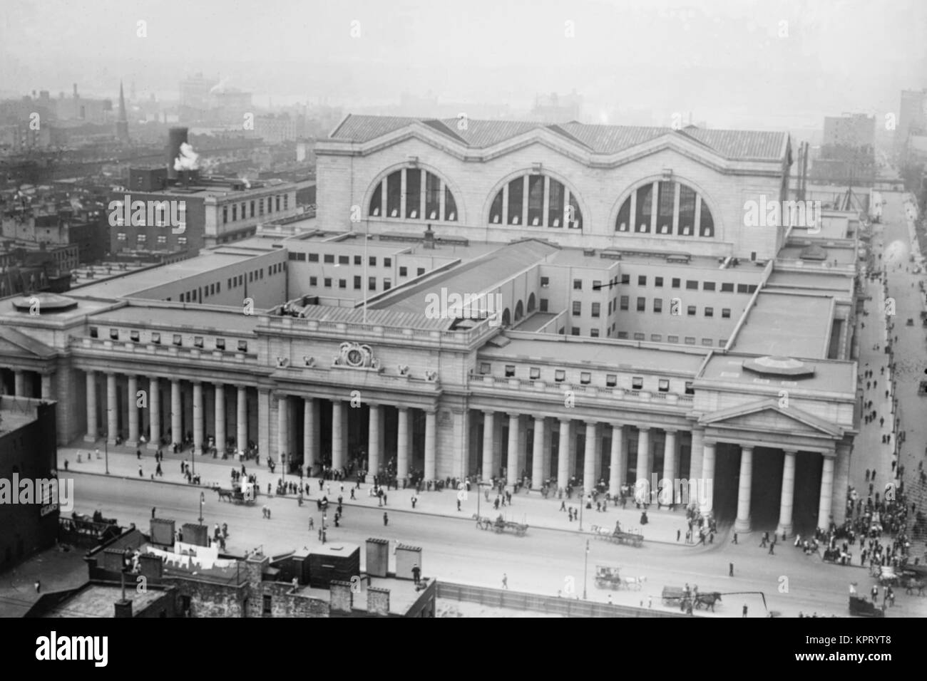 Vista del poiché demolita Pennsylvania Railroad Station come visto da Gimbels Foto Stock