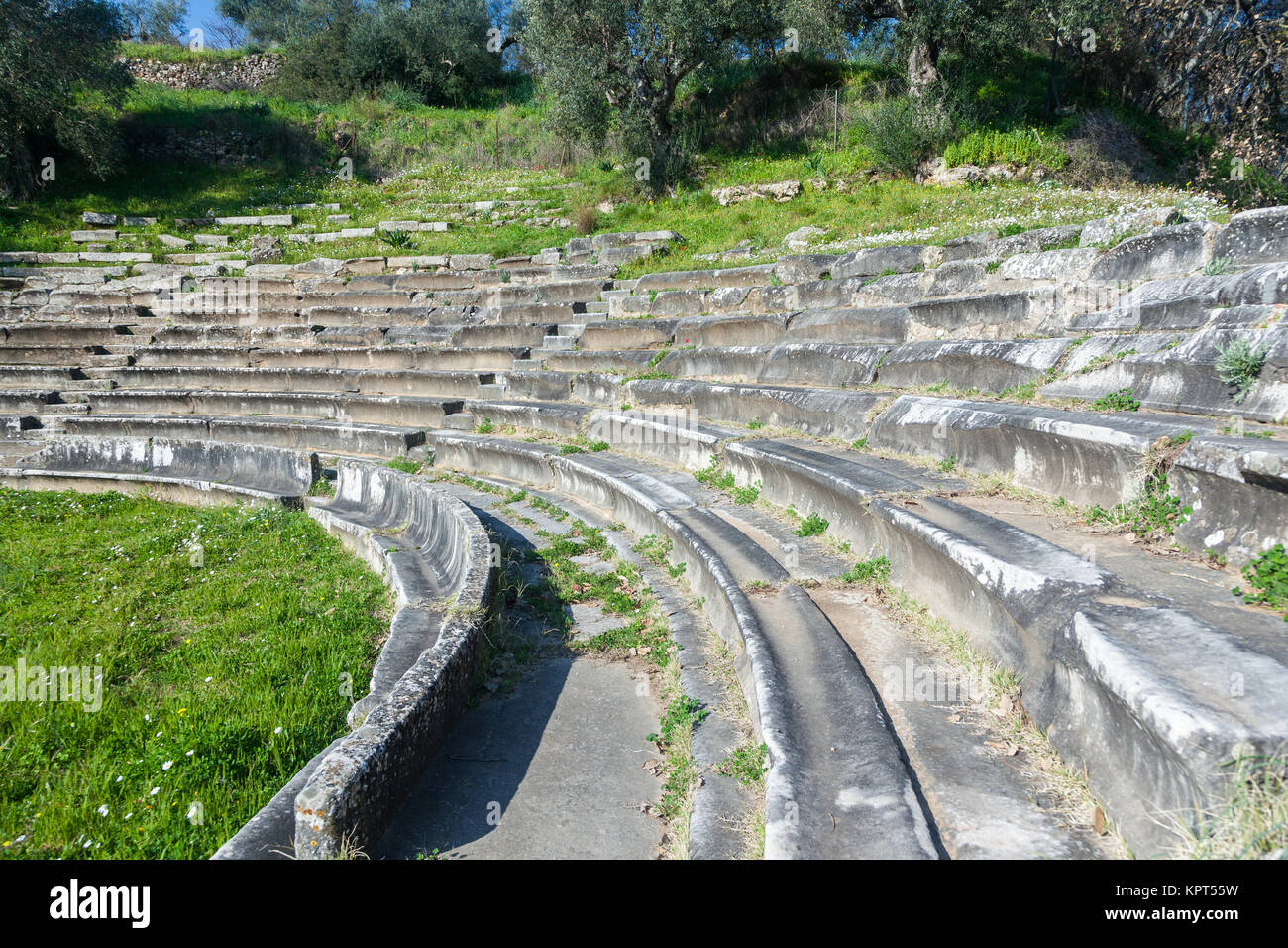 L'antico teatro romano di Gytheio, nella regione di Laconia, Peloponneso e Grecia. Foto Stock