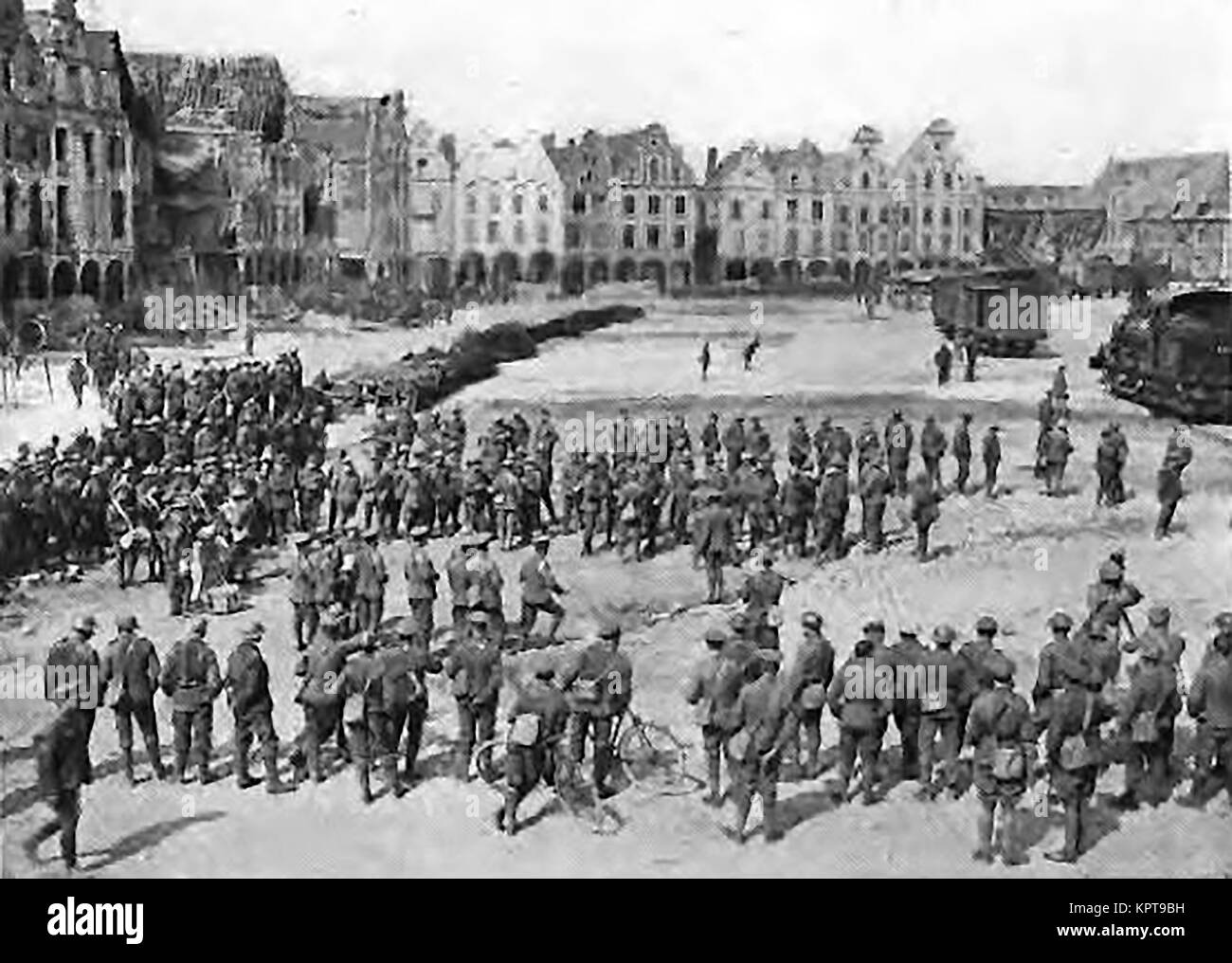 ARRAS - la prima guerra mondiale i soldati britannici nella piazza a Arras - scena di battaglia di Arras e la seconda battaglia della Somme Foto Stock