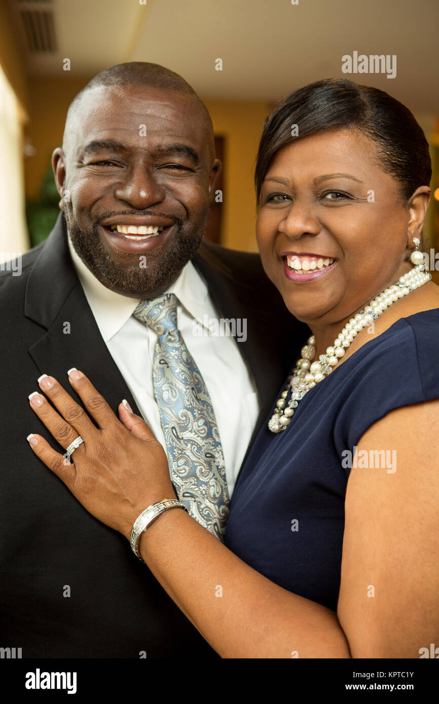 Afrian coppia americana di ridere e sorridente. Foto Stock