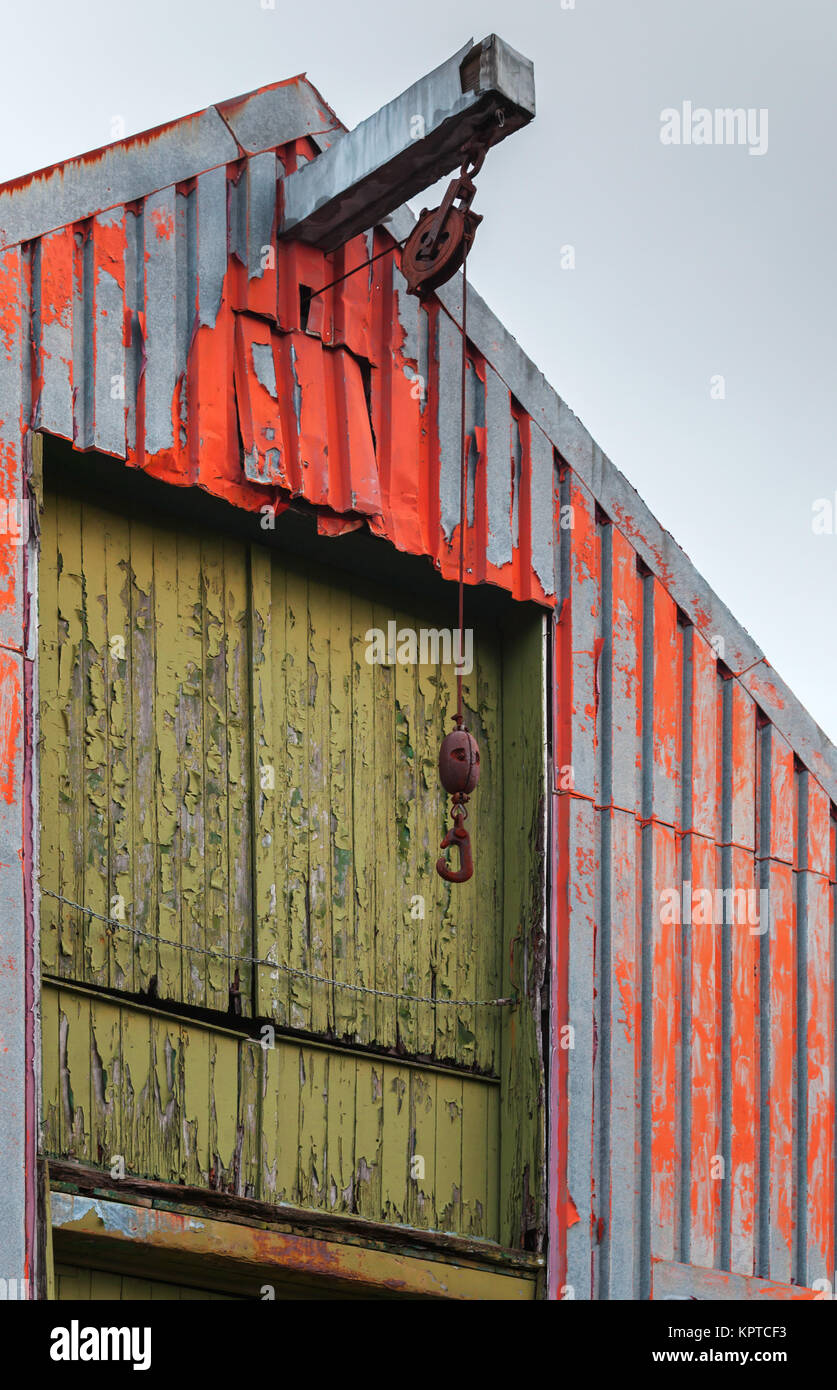 Pesca norvegese hangar con manuale arrugginito il gancio della gru Foto Stock