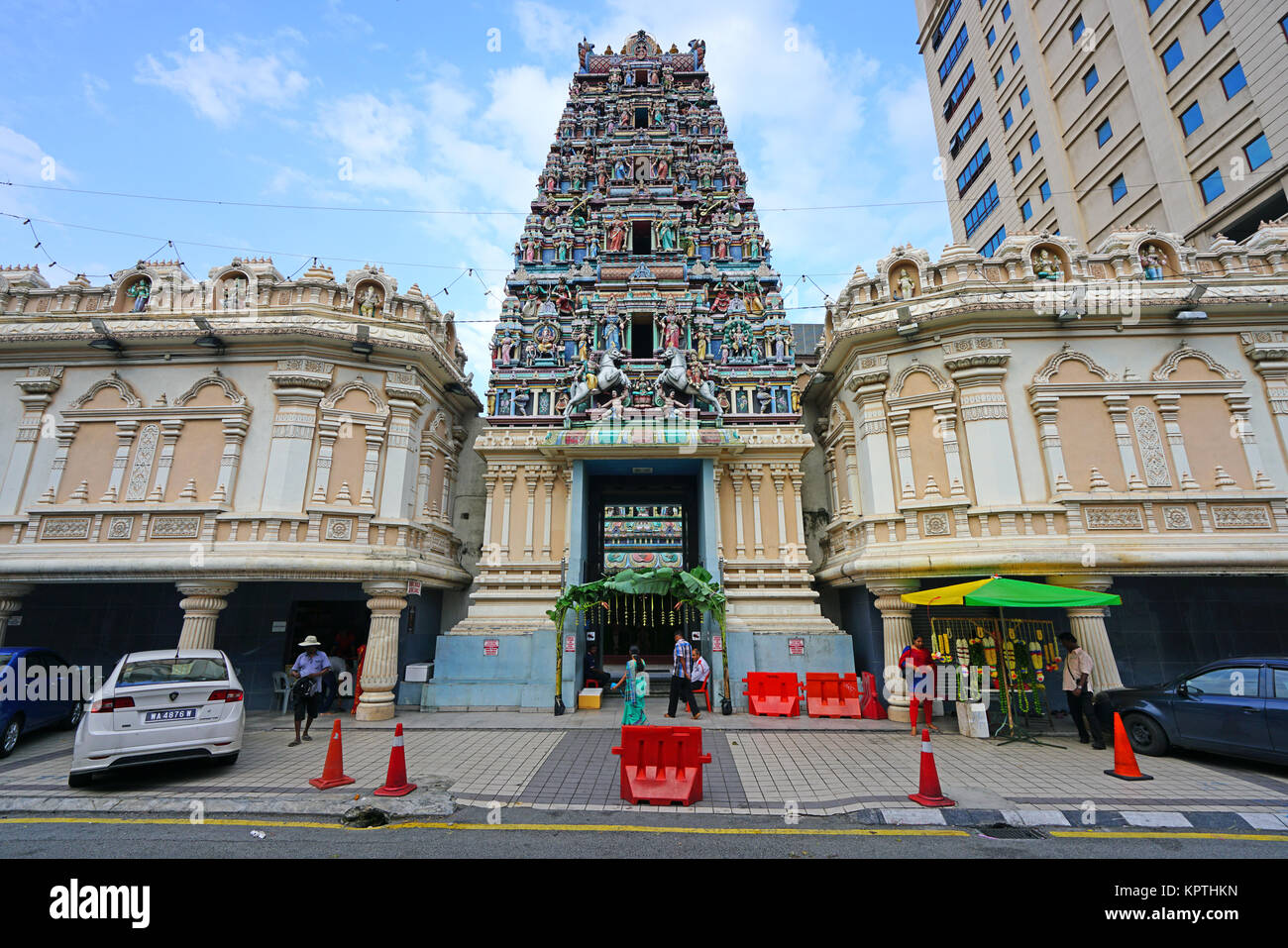 Vista del Sri Mahamariamman Temple, il più antico tempio indù di Kuala Lumpur in Malesia Foto Stock