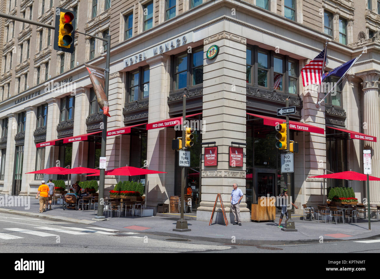 Il Gufo rosso Taverna e il Kimpton Hotel Monaco, Philadelphia, Pennsylvania, Stati Uniti. Foto Stock