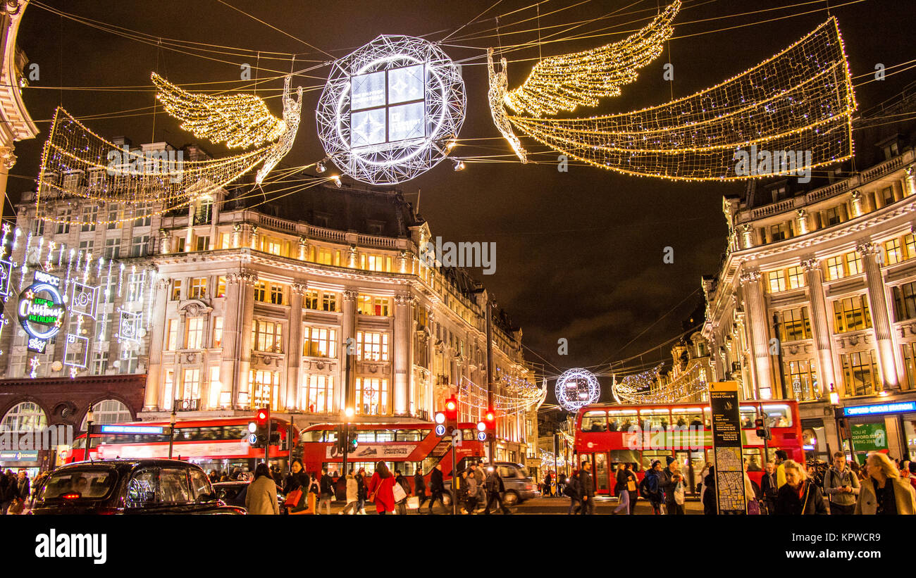 Le luci di Natale a Oxford Circus a Londra, Inghilterra Foto Stock