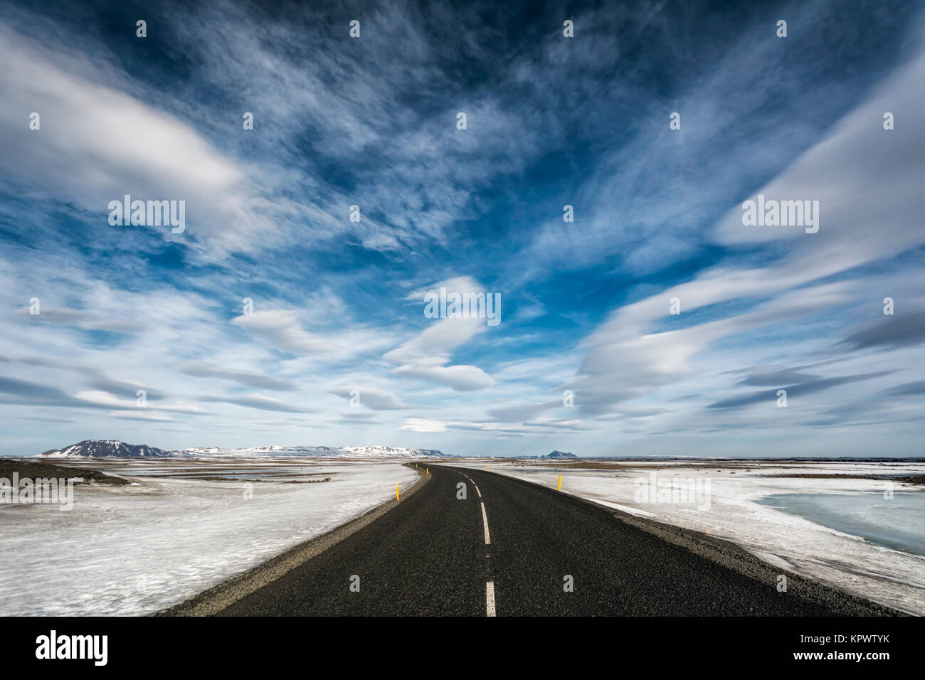 Autostrada a distanza in Islanda Foto Stock