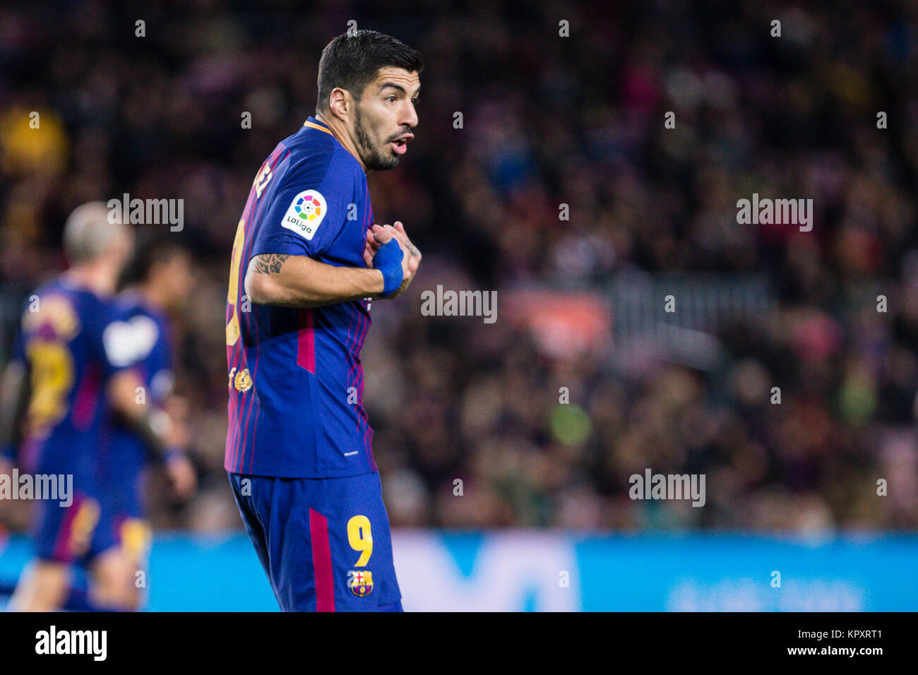 Barcellona, Spagna. Xvii Dec, 2017. Spagna - XVII di dicembre: Barcellona in avanti Luis Suarez (9) durante la partita tra FC Barcelona contro Deportivo Coruna, per il round 16 del Liga Santander, giocato al Camp Nou Stadium il 17 dicembre 2017 a Barcellona, Spagna. (Credit: GTO/Urbanandsport/Gtres Online) Credito: Gtres Información más Comuniación on line, S.L./Alamy Live News Foto Stock