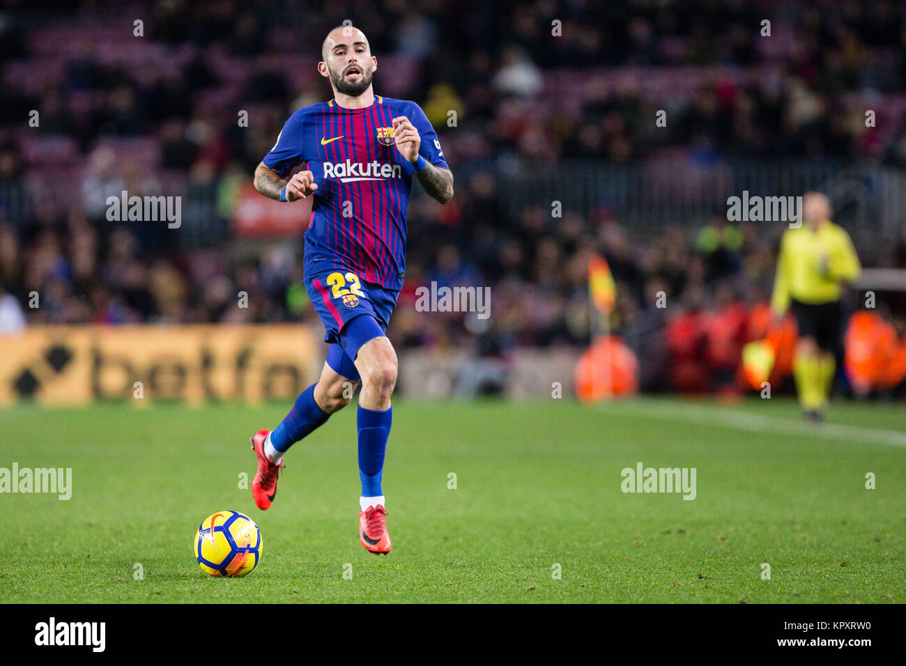 Barcellona, Spagna. Xvii Dec, 2017. Spagna - XVII di dicembre: Barcellona defender Aleix Vidal (22) durante la partita tra FC Barcelona contro Deportivo Coruna, per il round 16 del Liga Santander, giocato al Camp Nou Stadium il 17 dicembre 2017 a Barcellona, Spagna. (Credit: GTO/Urbanandsport/Gtres Online) Credito: Gtres Información más Comuniación on line, S.L./Alamy Live News Foto Stock