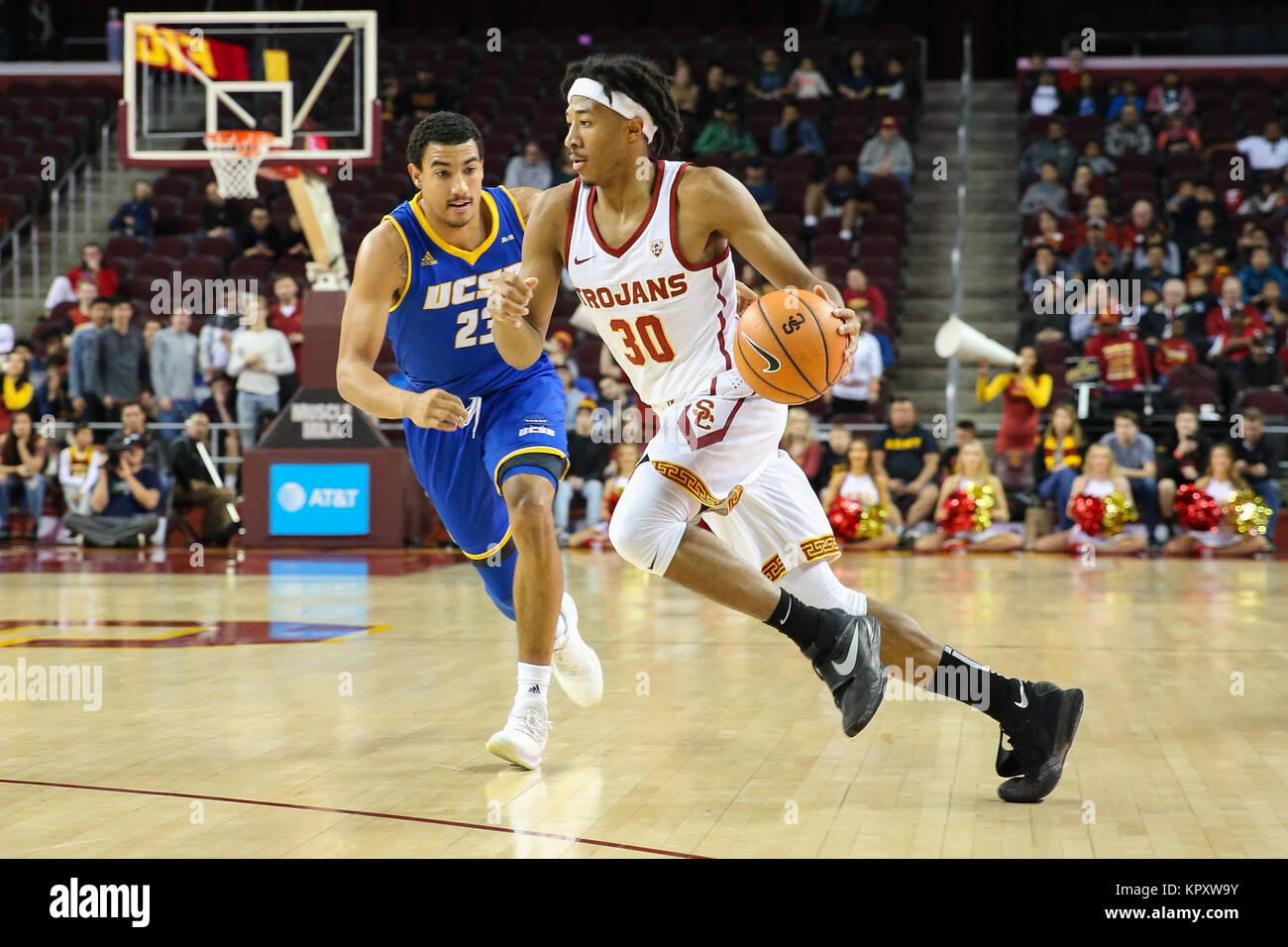 Dicembre 17, 2017: Elia Stewart (30) dell'USC Trojans nella NCAA un gioco di pallacanestro tra la UC Santa Barbara Guachos vs USC Trojans al Galen Center di Los Angeles, CA: Jordon Kelly/CSM Foto Stock