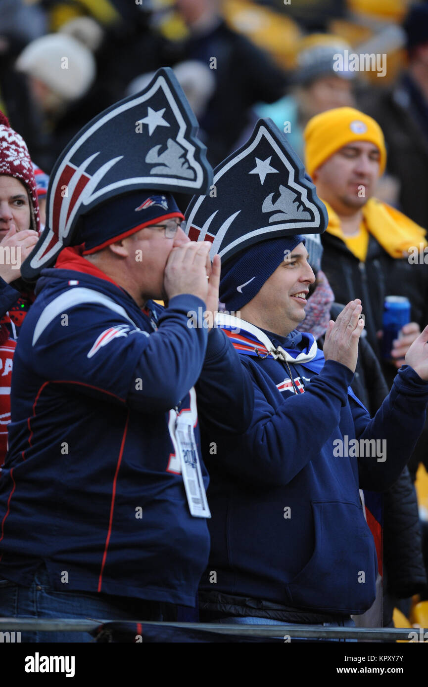 Pittsburgh, PA, Stati Uniti d'America. Xvii Dec, 2017. Patriot tifosi durante il New England Patriots vs Pittsburgh Steelers gioco all'Heinz Field di Pittsburgh, PA. Jason Pohuski/CSM/Alamy Live News Foto Stock