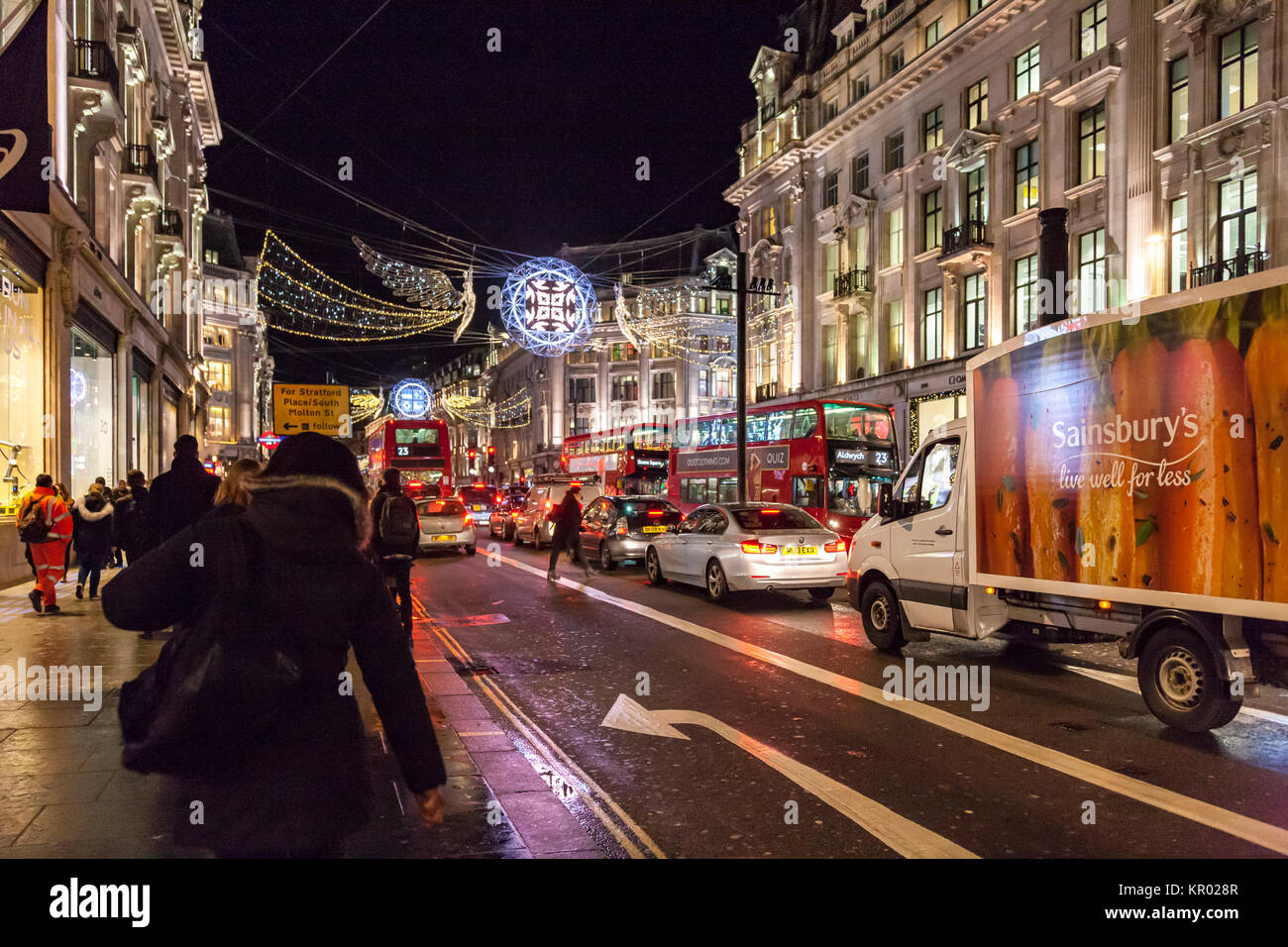 Occupato di Regent street e le luci di Natale, Londra. Foto Stock