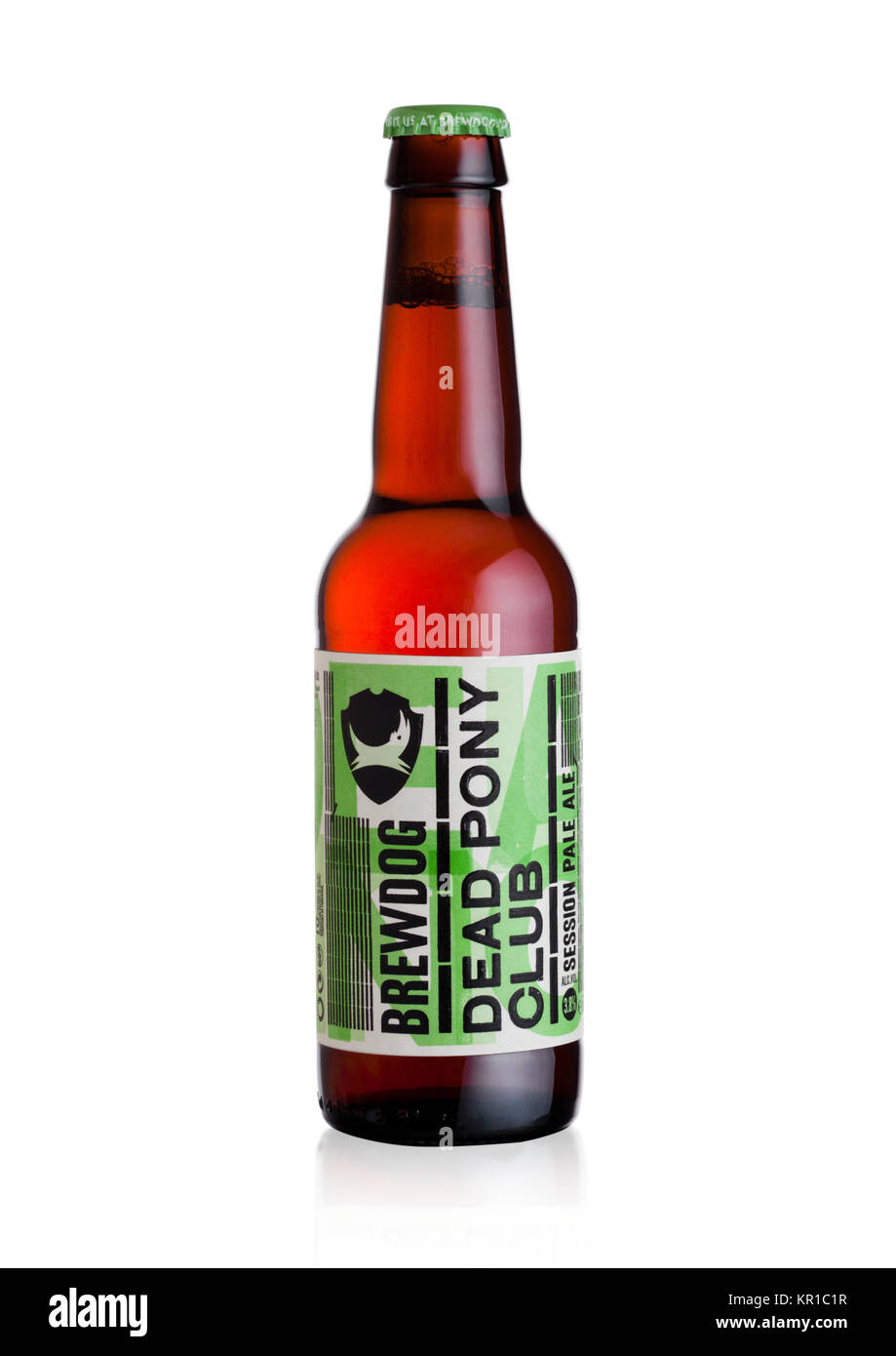 LONDON, Regno Unito - 15 dicembre 2017: Bottiglia di Dead Pony club pale ale, dal birrificio Brewdog su sfondo bianco. Foto Stock