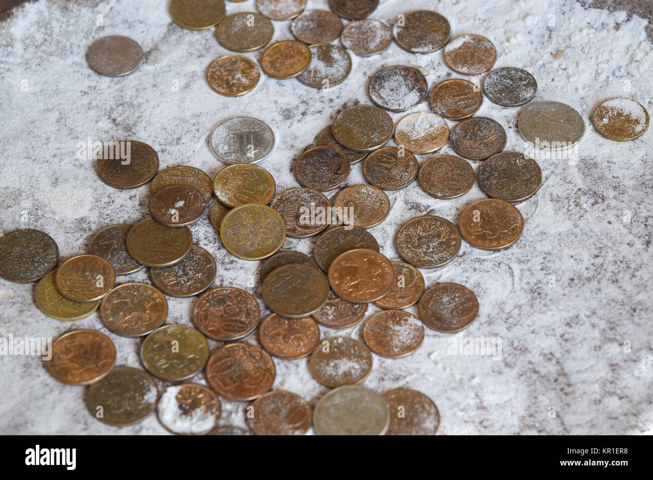 Monete con la farina nel bilancio. Rubli e kopecks. Foto Stock