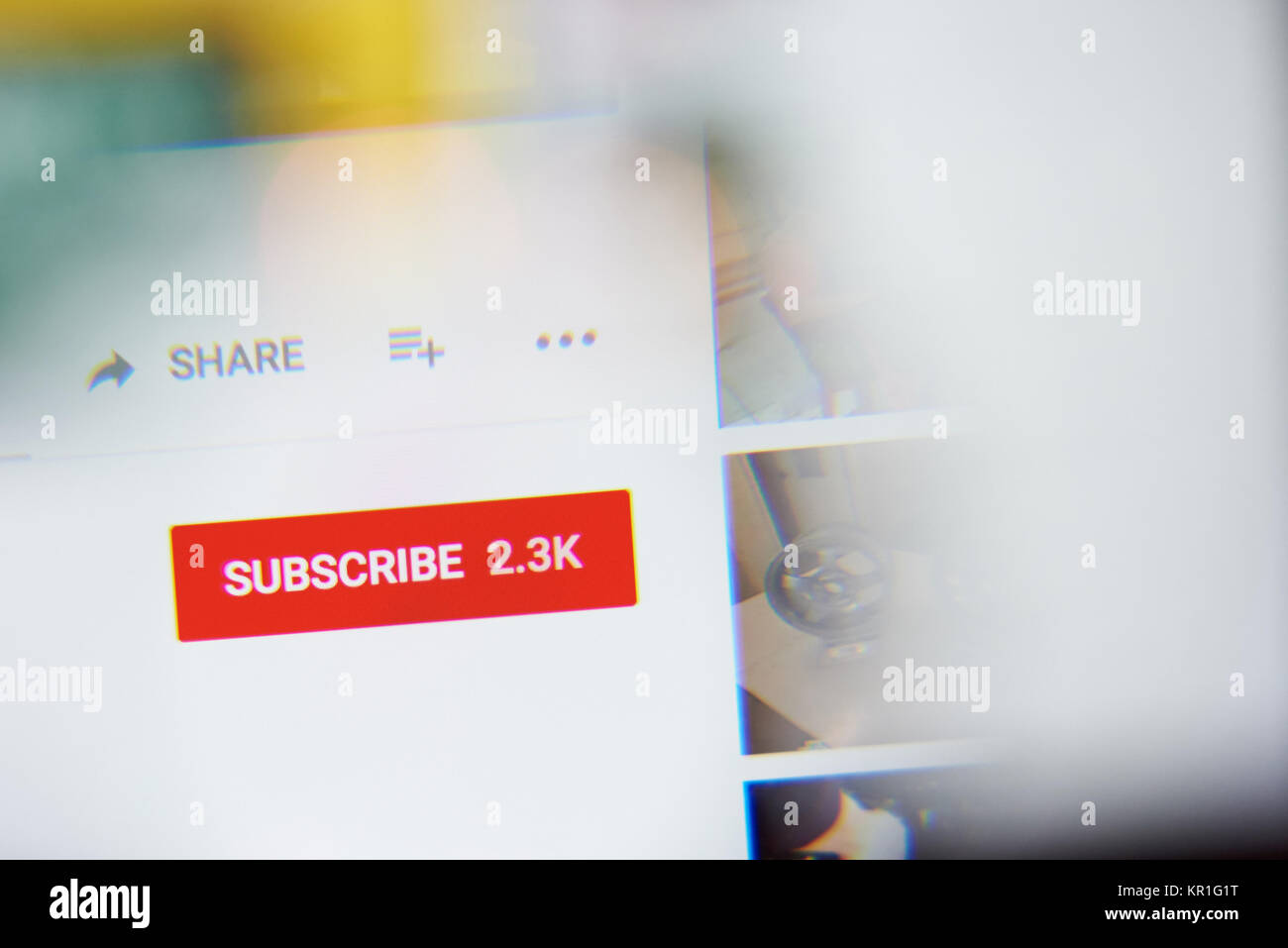 New york, Stati Uniti d'America - 14 dicembre 2017: pulsante Iscriviti per canale di youtube su uno schermo del notebook close-up Foto Stock