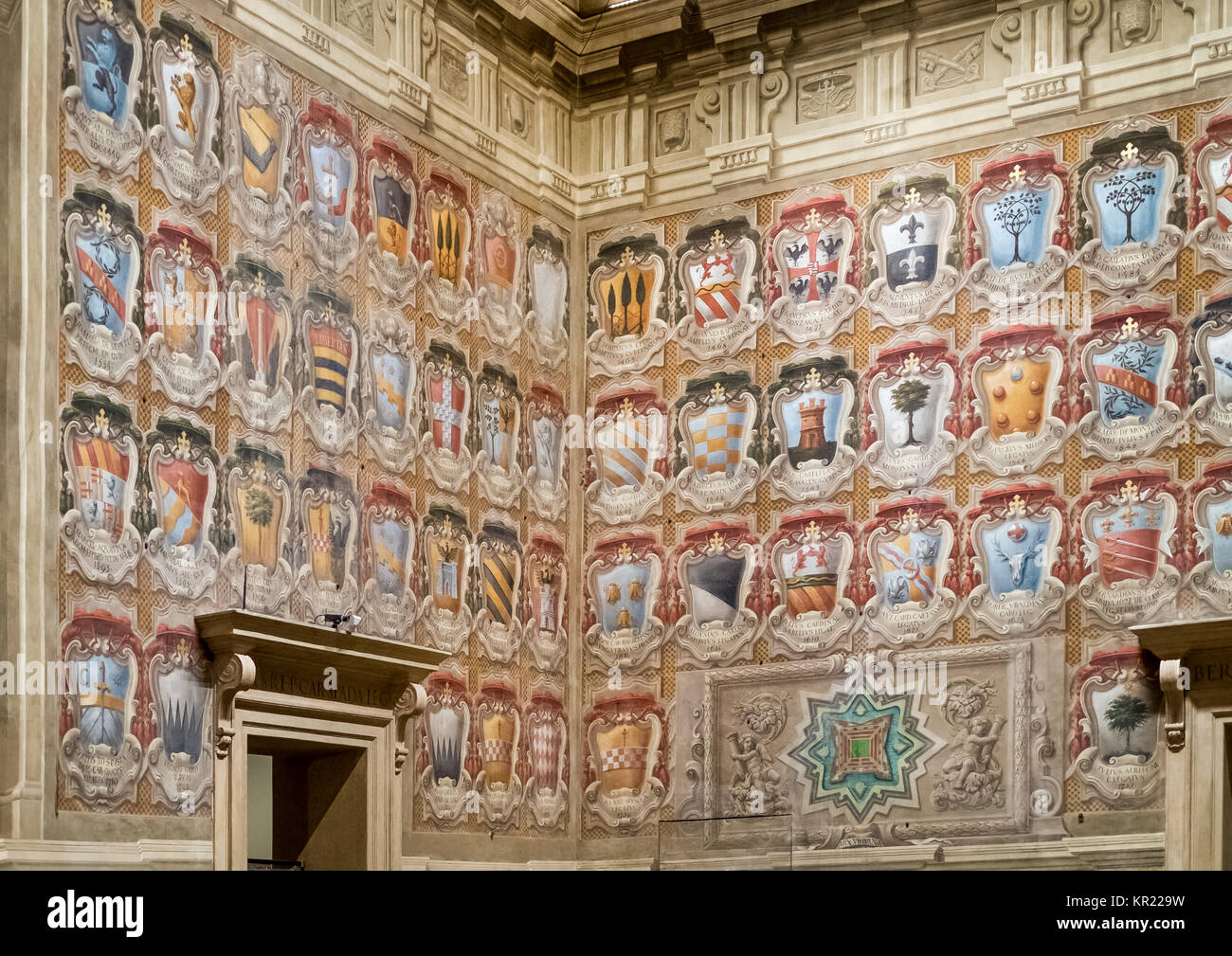 Bologna, Italia. 03 - 18 - 2017. Famoso 'Sala urbana nel palazzo Accursio; storico castello della città. Foto Stock