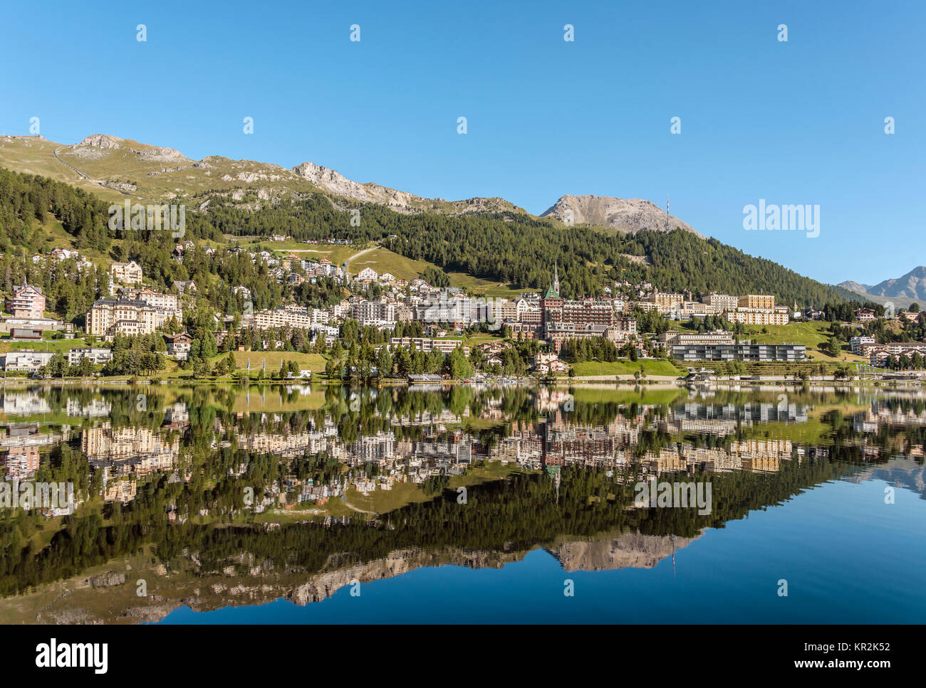St.Moritz e lago di St.Moritz in primavera, alta Engadina, Svizzera Foto Stock