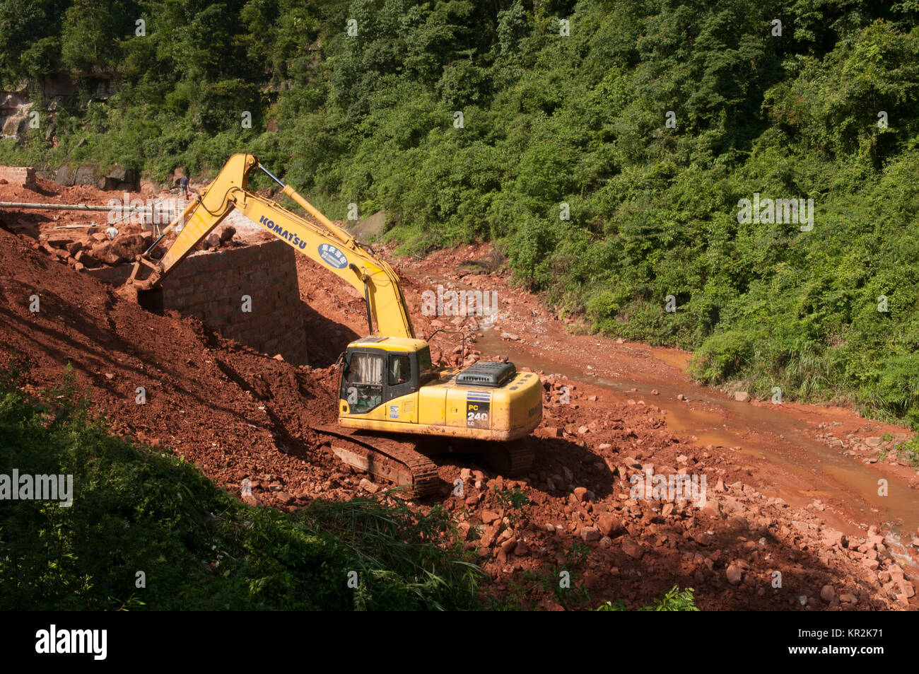 Lo sviluppo del turismo nella scimmia montagne Shan, Chongqing - con conseguente alterazione del corso del fiume e modificazione di habitat. Foto Stock