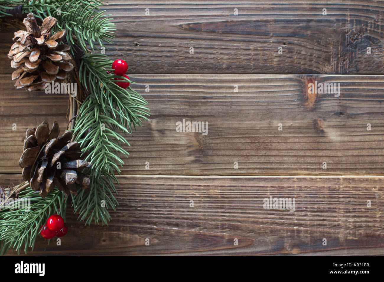 Da sopra vista di Natale decorazioni wreathe con copia spazio. Foto Stock