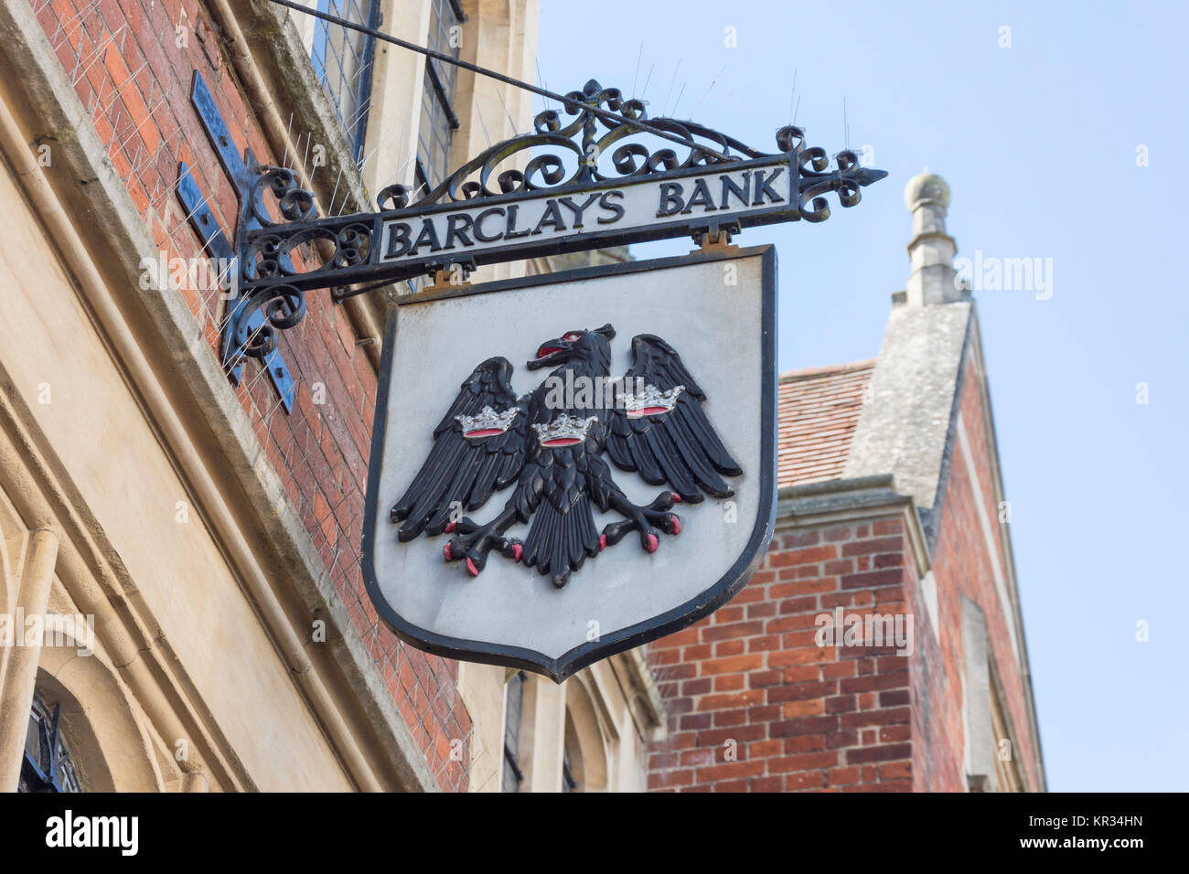 Vintage Barclays Bank segno, High Street, Royston, Hertfordshire, England, Regno Unito Foto Stock