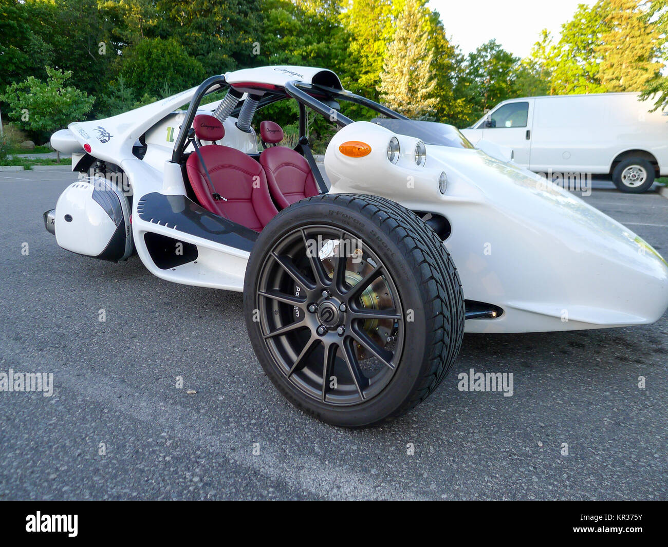 L'innovativa T-Rex, auto sportiva ibrida per moto a tre ruote ispirata alla F1, prodotta dall'azienda Capagna in Quebec Canada Foto Stock