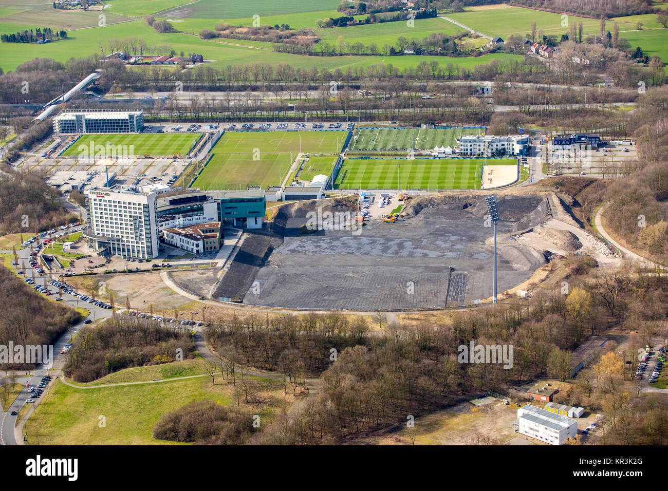 Ex park stadium accanto all'Arena Auf Schalke, Veltinsarena, Schalke 04, corsi di formazione del S04, Gelsenkirchen, zona della Ruhr, Nord Rhine-Westph Foto Stock