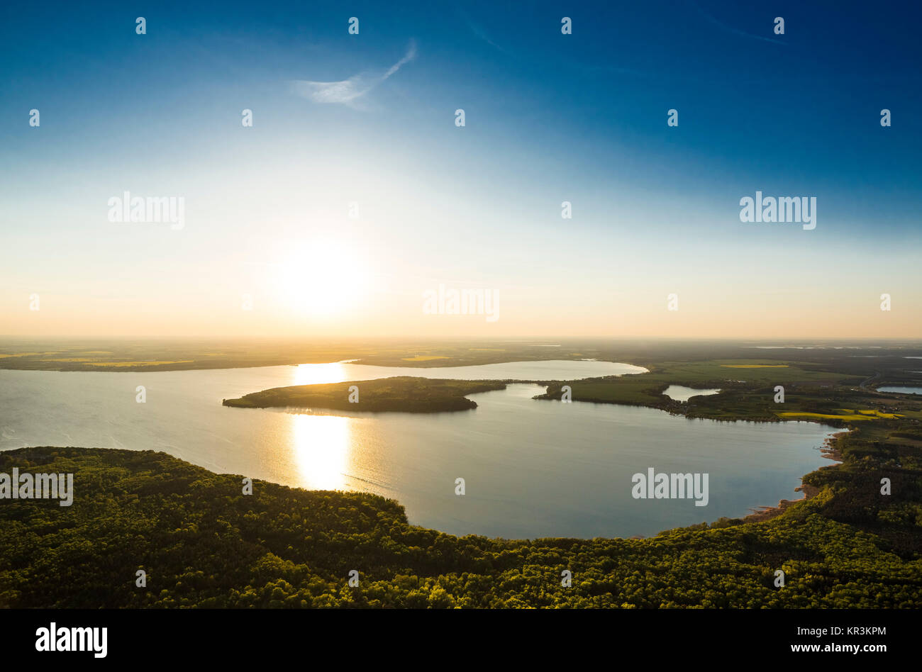 Plauer lago la sera sun a Malchow, Malchow, Meclemburgo Lake District, Meclemburgo Lake District, Meclemburgo-Pomerania Occidentale, Germania, Malc Foto Stock