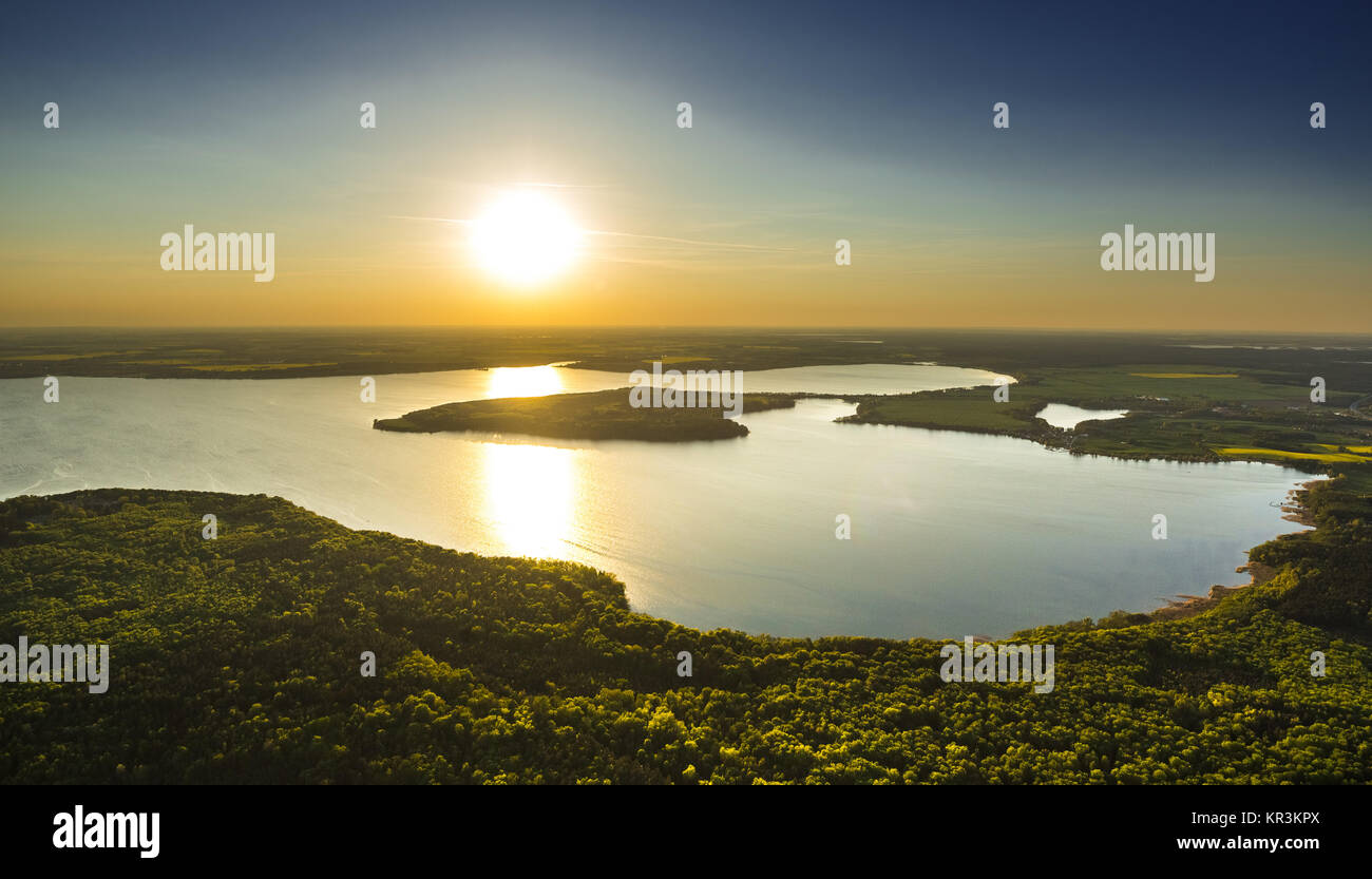 Plauer lago la sera sun a Malchow, Malchow, Meclemburgo Lake District, Meclemburgo Lake District, Meclemburgo-Pomerania Occidentale, Germania, Malc Foto Stock