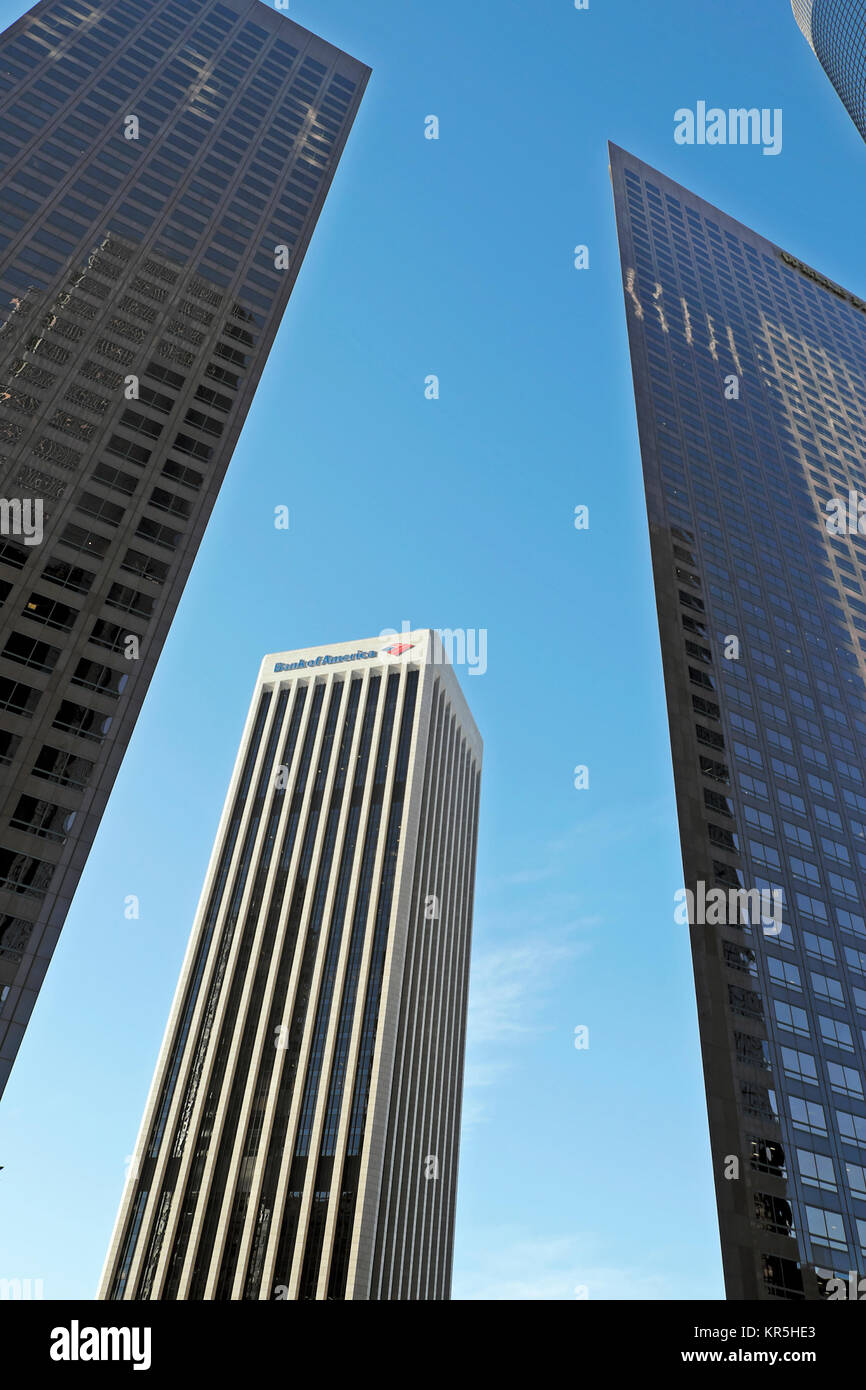 Bank of America centro finanziario e la Wells Fargo Center alto grattacielo edifici nel centro cittadino di Los Angeles, California USA KATHY DEWITT Foto Stock