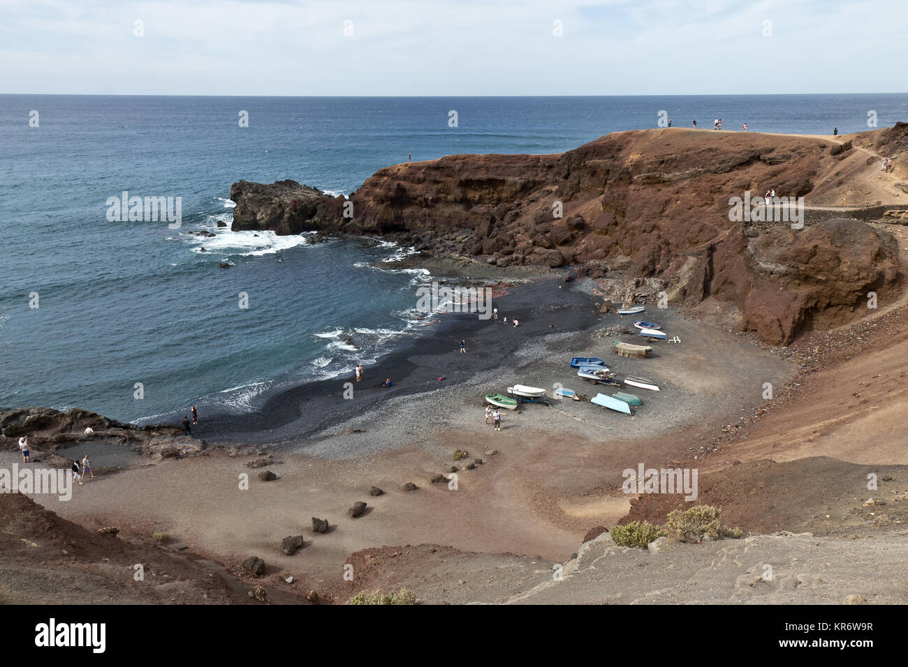 Spiaggia di sabbia nera, Lanzarote, Spagna Foto Stock