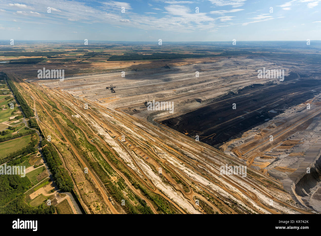 Miniera a Cielo Aperto Hambach, RWE-Power AG, carbone fossile bruno fossa aperta, precedentemente Rheinbraun, la più grande miniera a cielo aperto in Germania, Elsdorf, Basso Reno, Nord Rhine-Wes Foto Stock