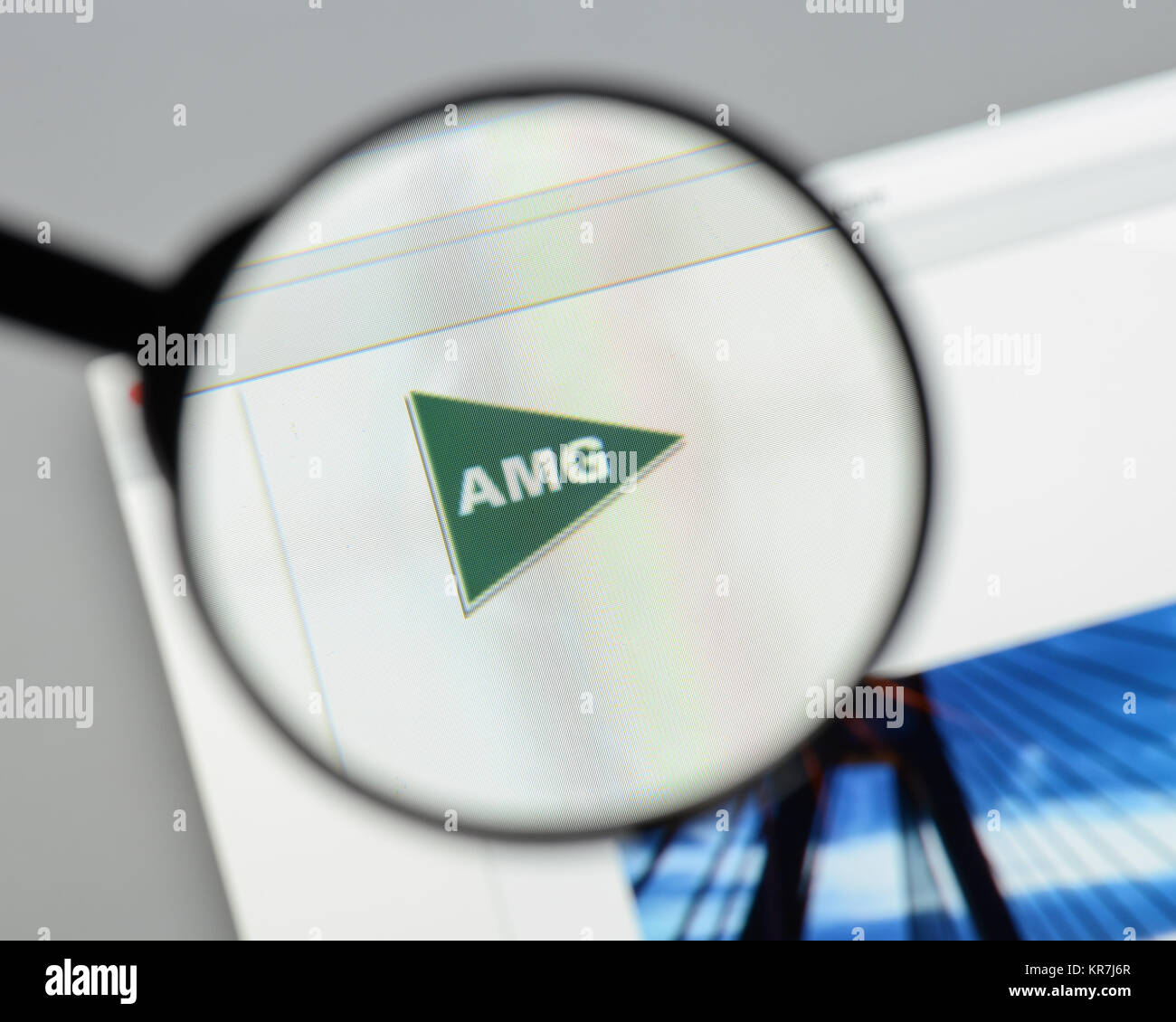 Milano, Italia - 10 agosto 2017: affiliata gruppo Managers website homepage. Si tratta di un American international investment management company . Il logo AMG V Foto Stock