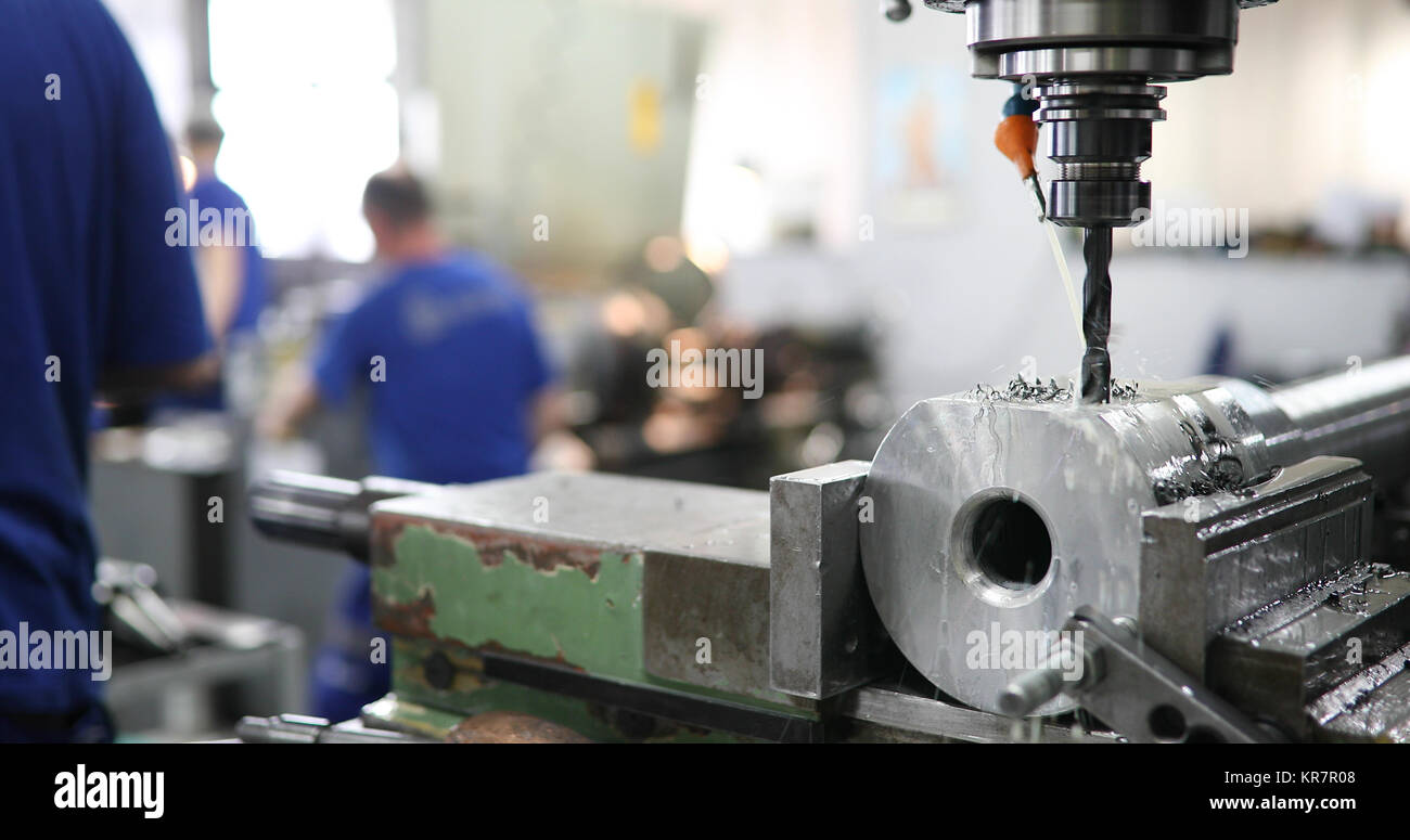 Metallo cnc fresatura macchina tornio nell industria del metallo Foto Stock