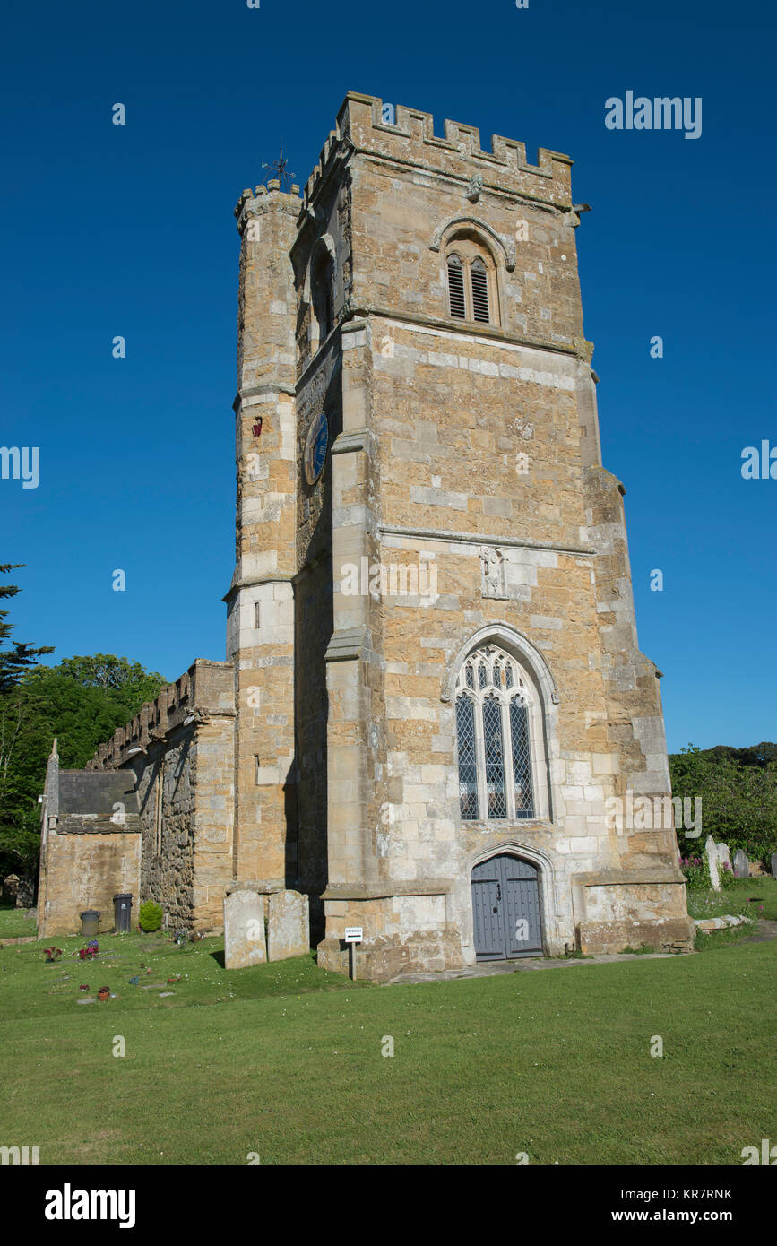 La medievale chiesa parrocchiale di San Nicola in Abbotsbury sorge su un rialzo del terreno che si affaccia sul sito di Abbotsbury medievale Abbazia nel Dorset. Foto Stock