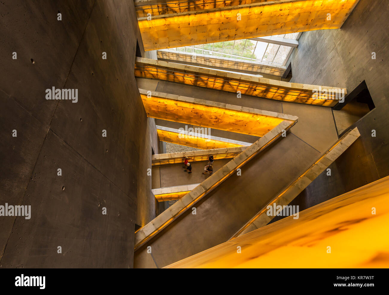 Interno rampe di alabastro del museo canadese per i Diritti Umani, Winnipeg, Manitoba, Canada Foto Stock